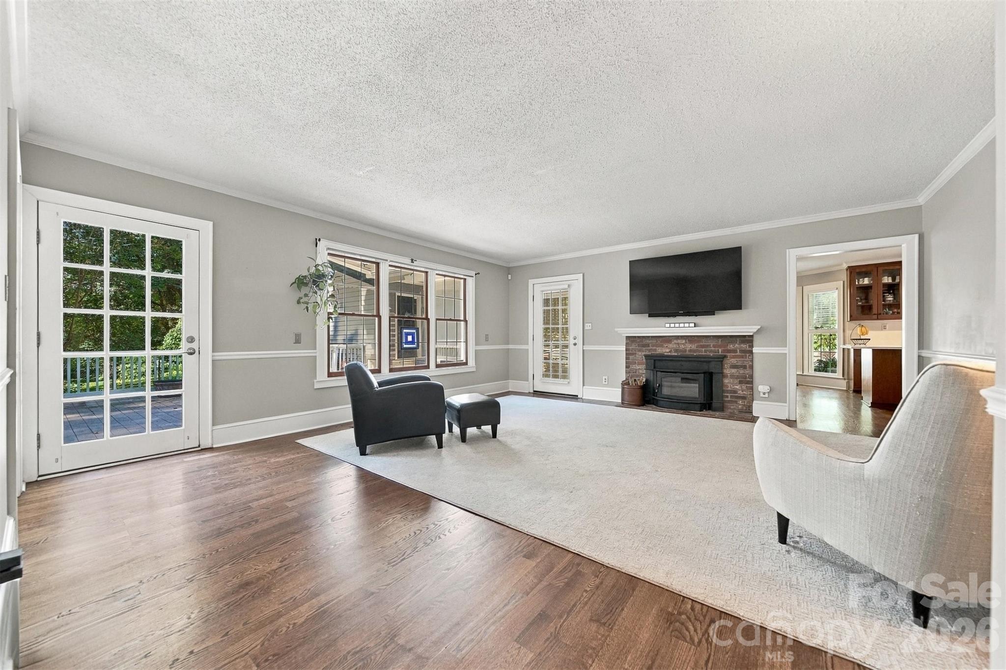 1602 Fairway Drive Property Photo 4