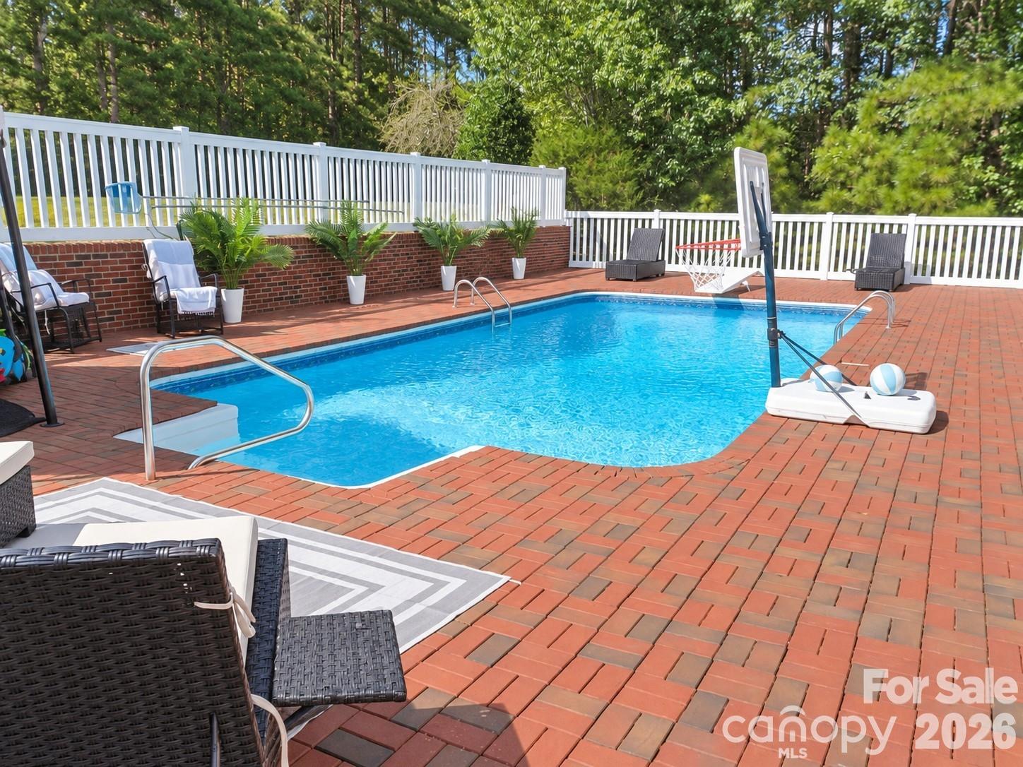 201 Harbor Ridge Drive Property Photo 2