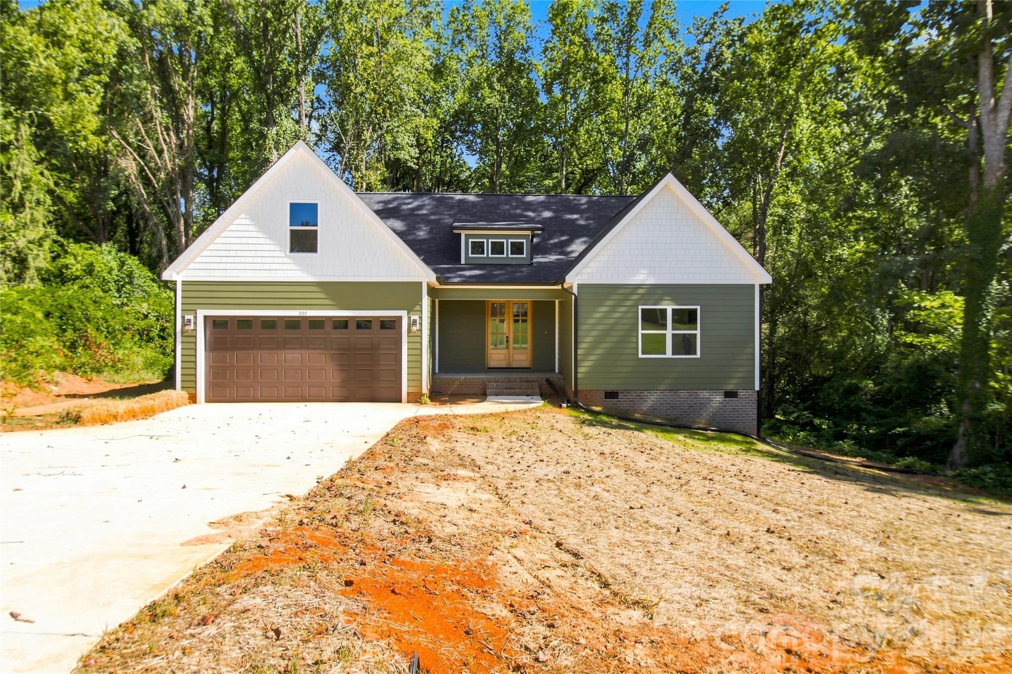207 Country Club Road Property Photo 1