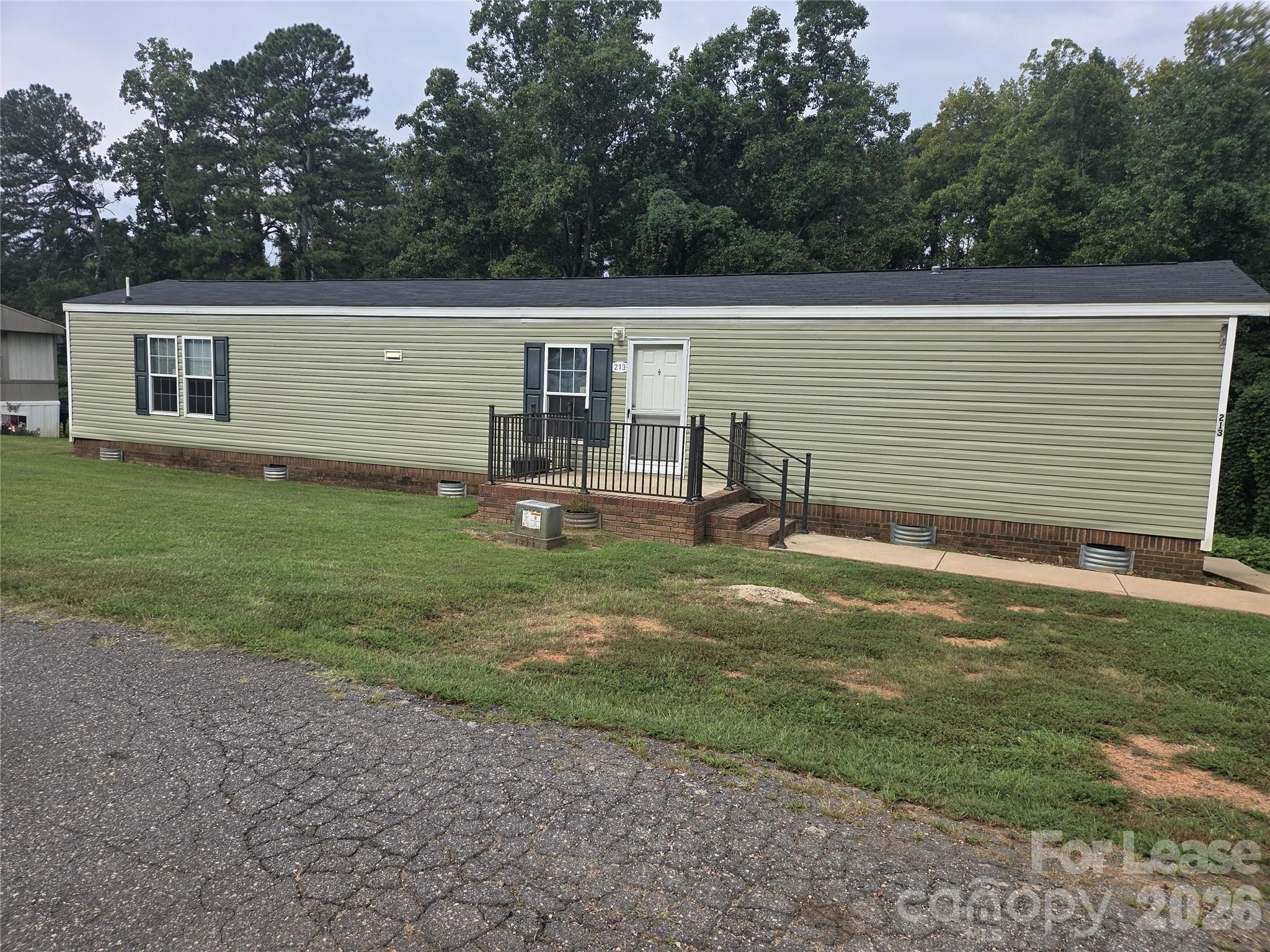 213 Kimberly Circle Property Photo 1