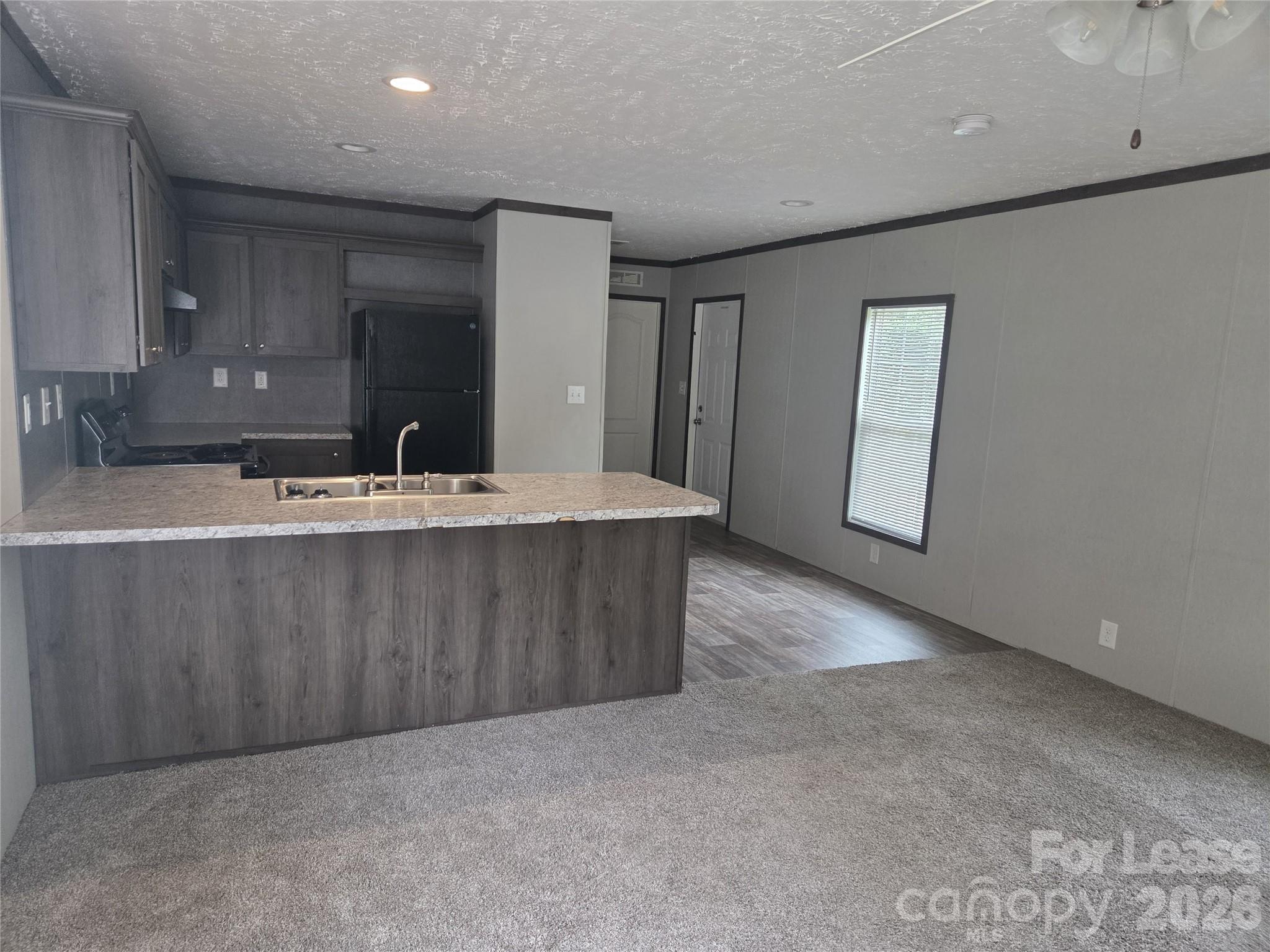 213 Kimberly Circle Property Photo 3