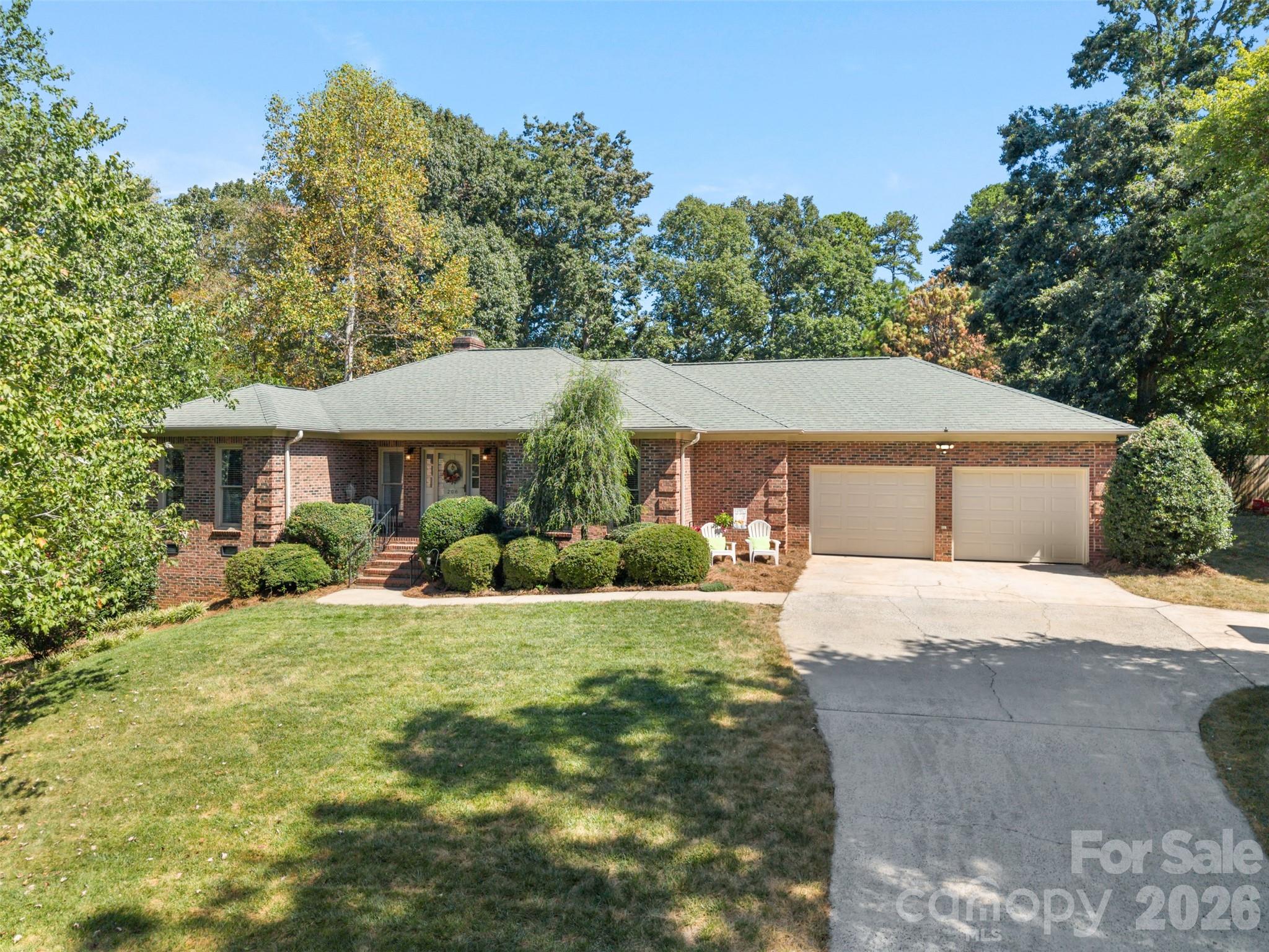 206 Woodridge Drive Property Photo 1