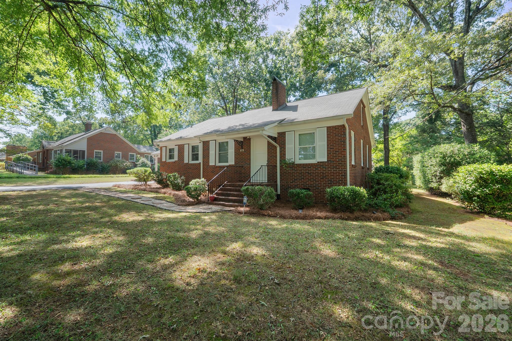 419 1st Avenue Property Photo 3