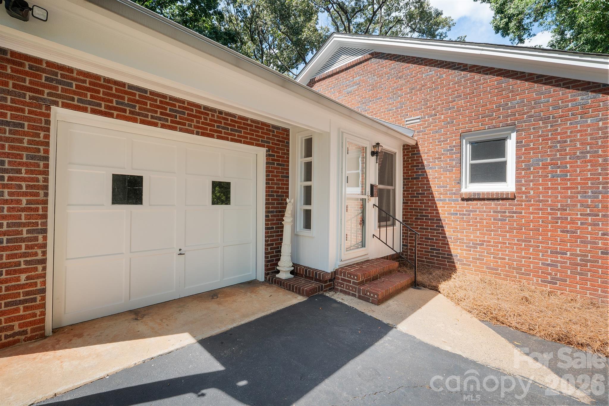 419 1st Avenue Property Photo 6