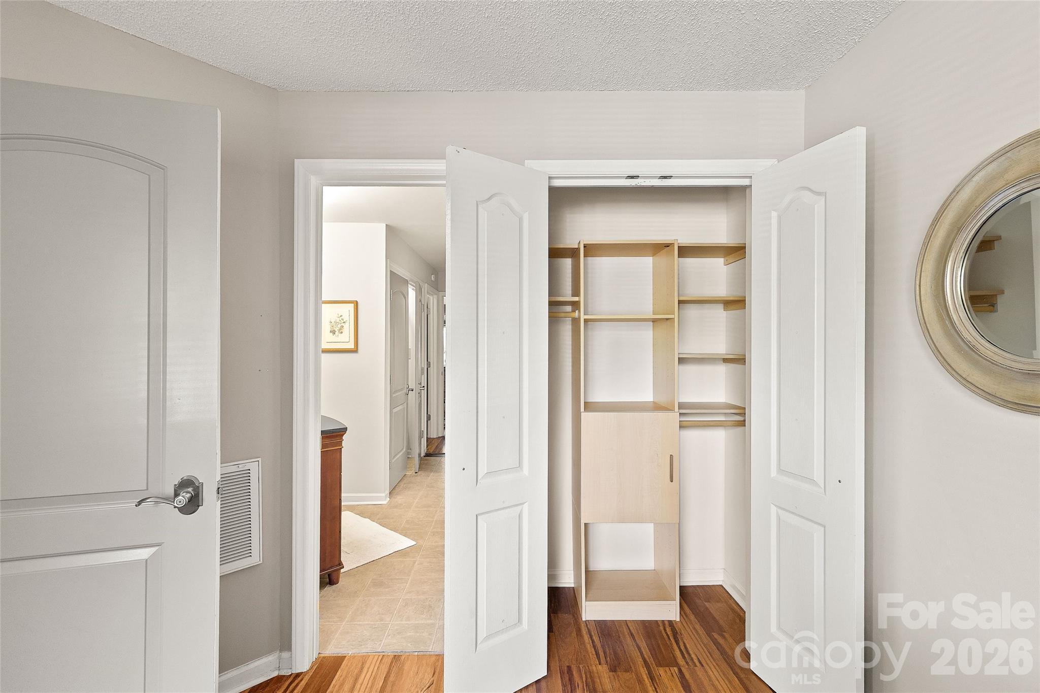 2508 Stradbrook Drive B Property Photo 12