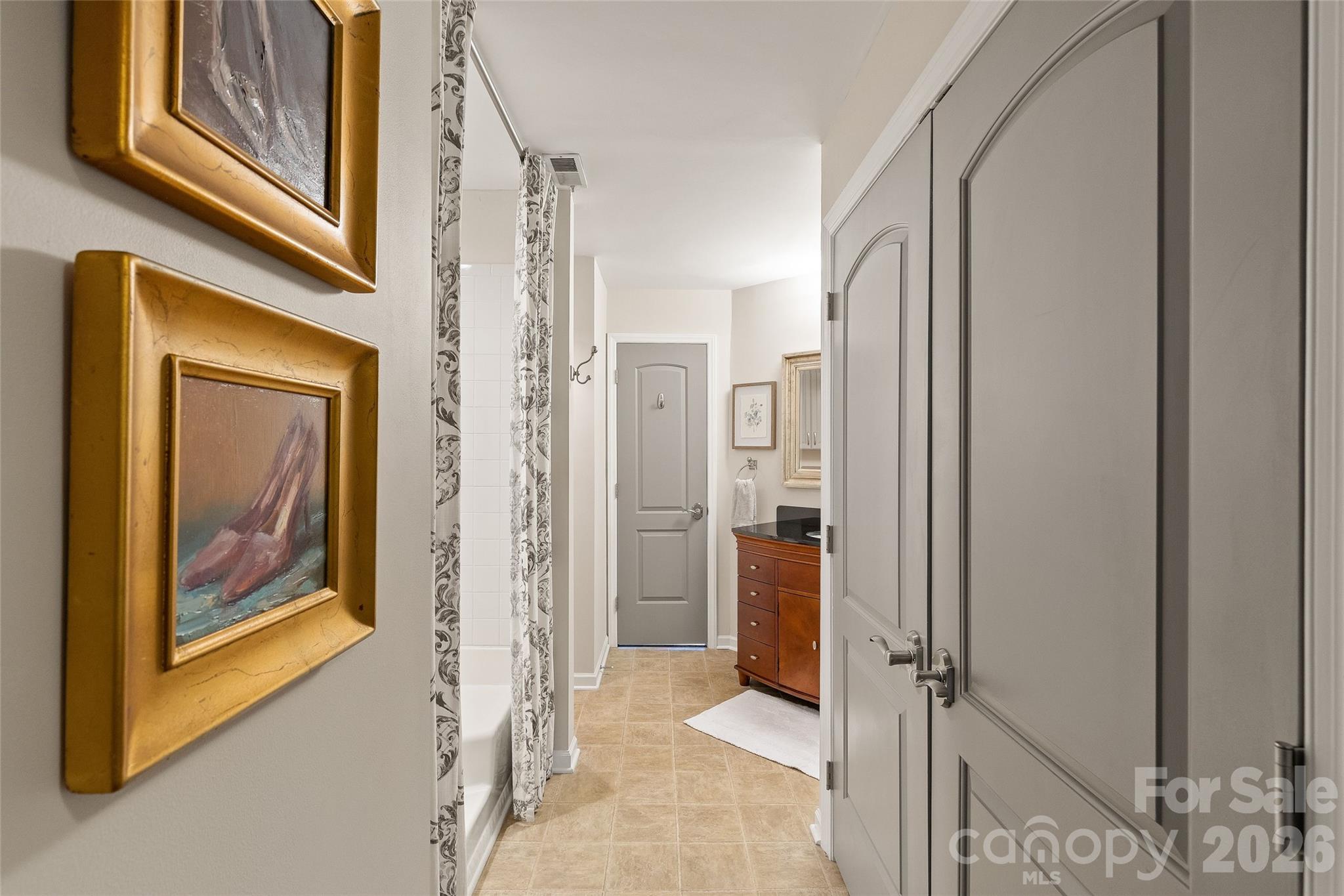 2508 Stradbrook Drive B Property Photo 29