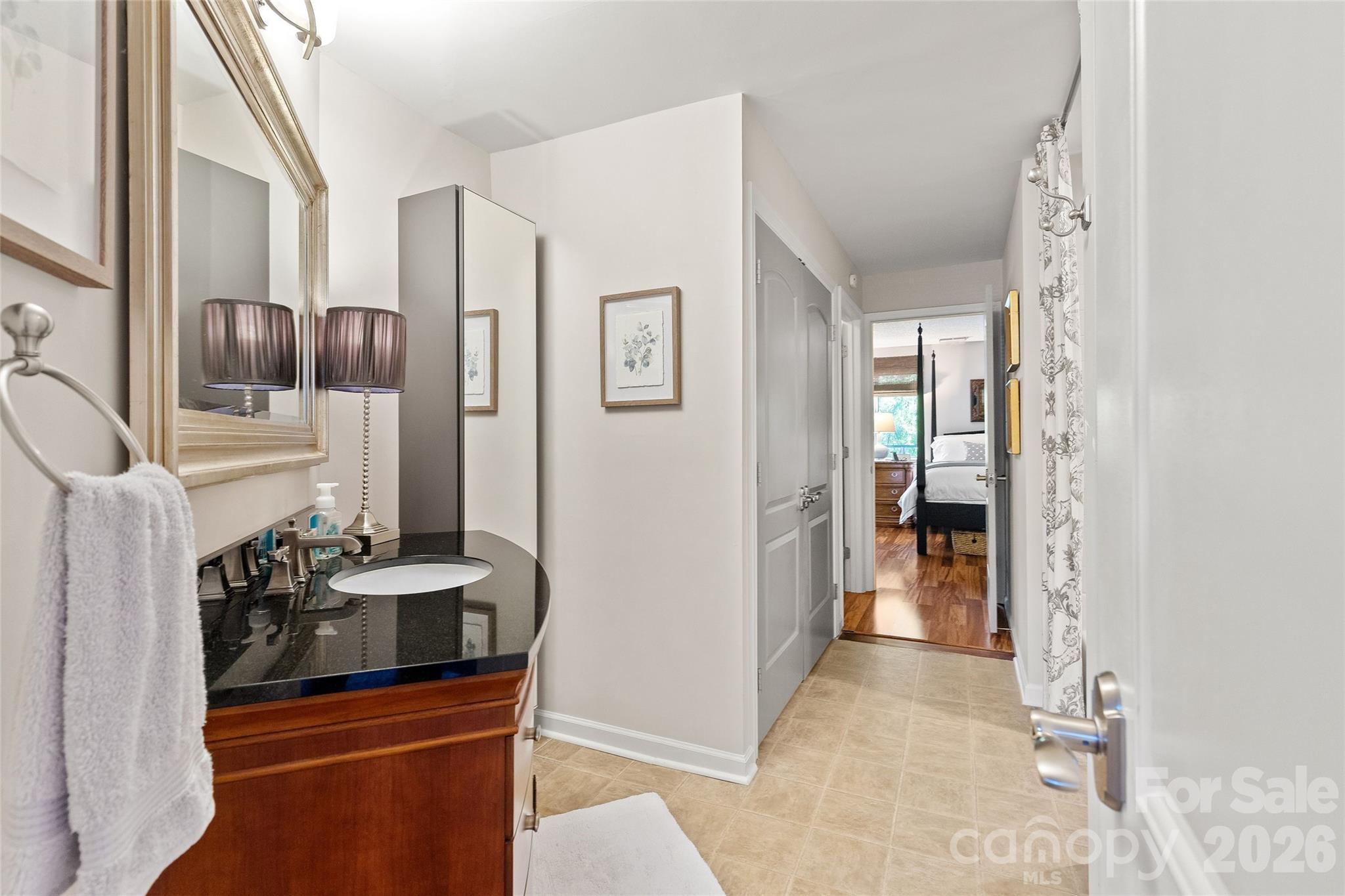 2508 Stradbrook Drive B Property Photo 34