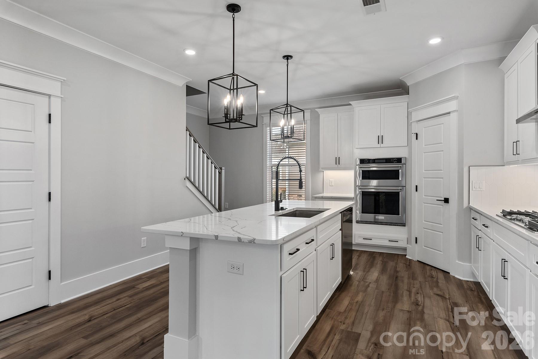2092 Fordhill Street Property Photo 10