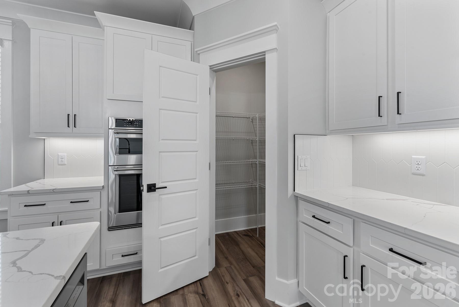 2092 Fordhill Street Property Photo 14