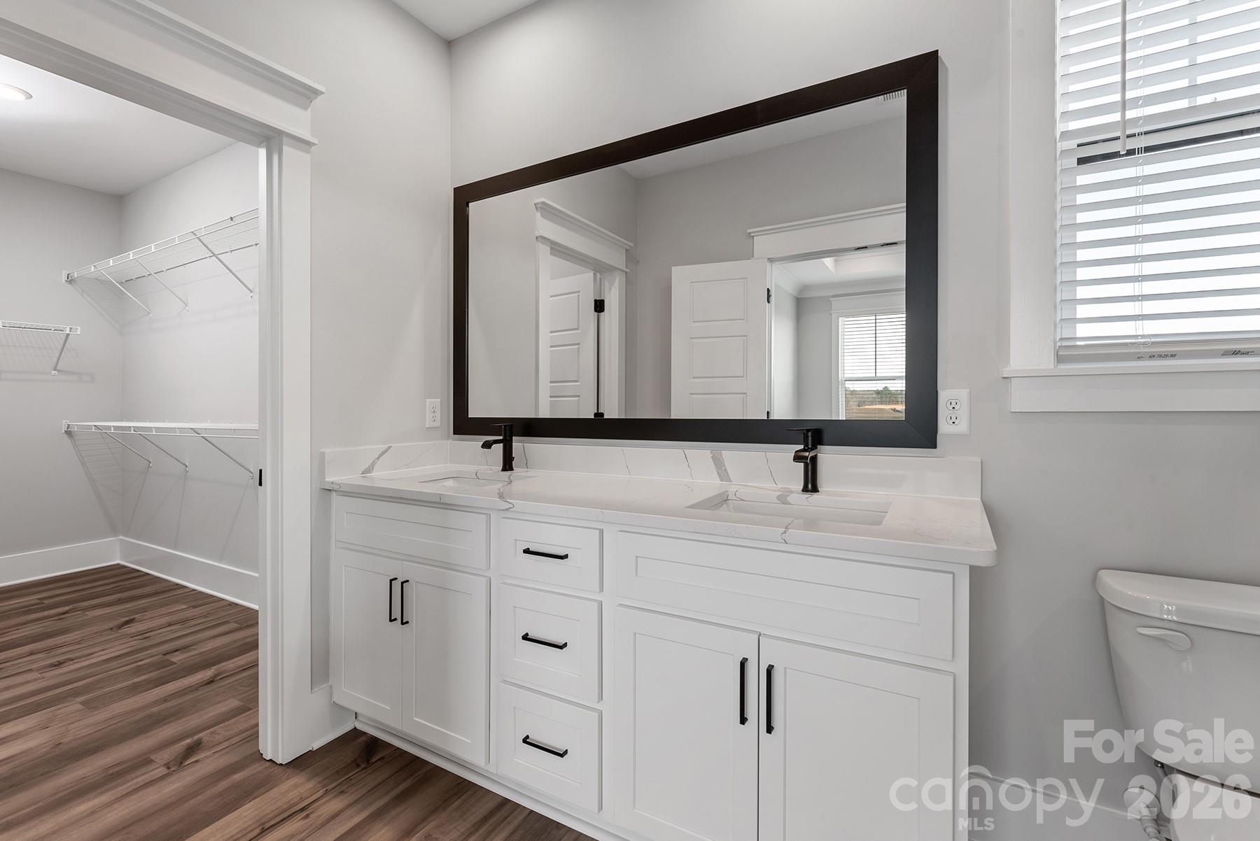 2092 Fordhill Street Property Photo 18