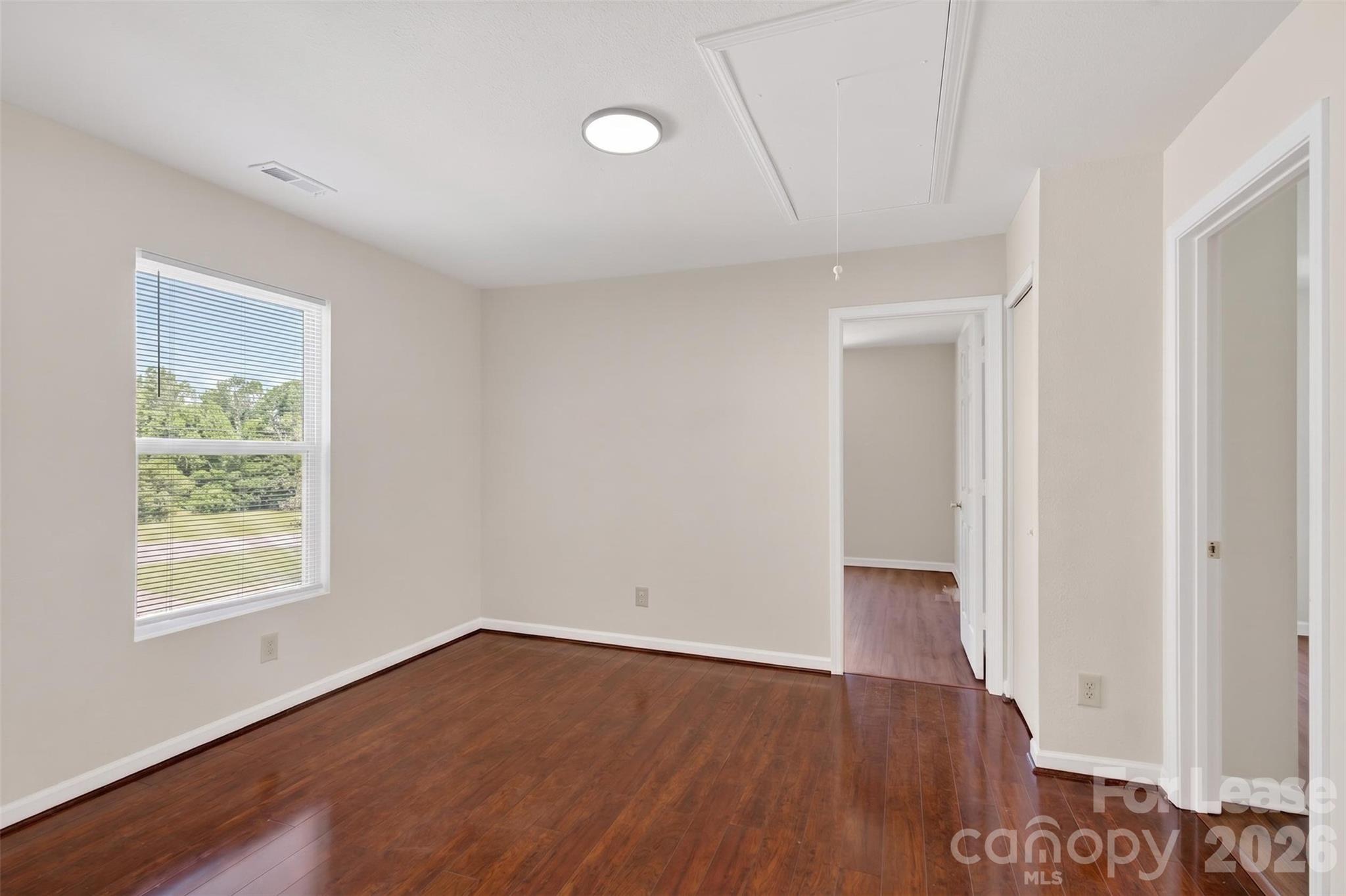 458 Settlers Ridge Drive Property Photo 2