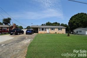 902 Carmel Drive Property Photo 3