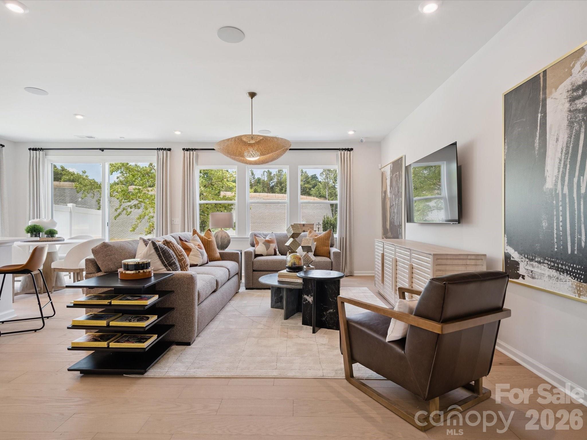717 Bowery Place Property Photo 3