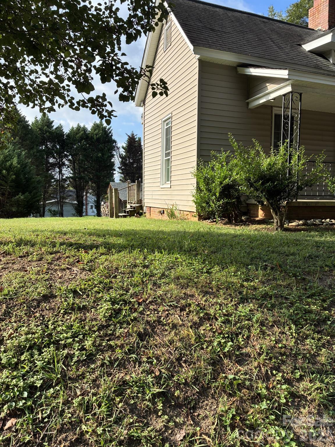 507 Watts Street Property Photo 3