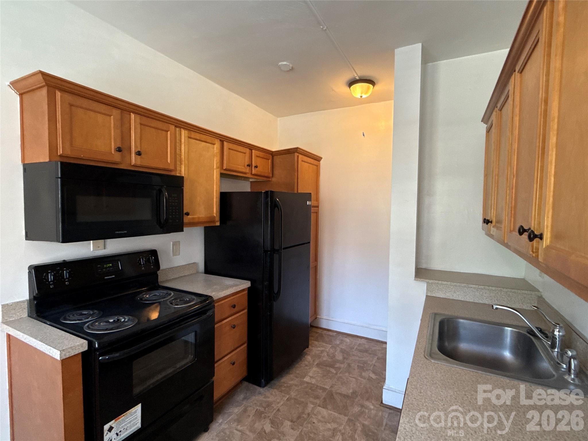 1616 E 8th Street 6 Property Photo 5