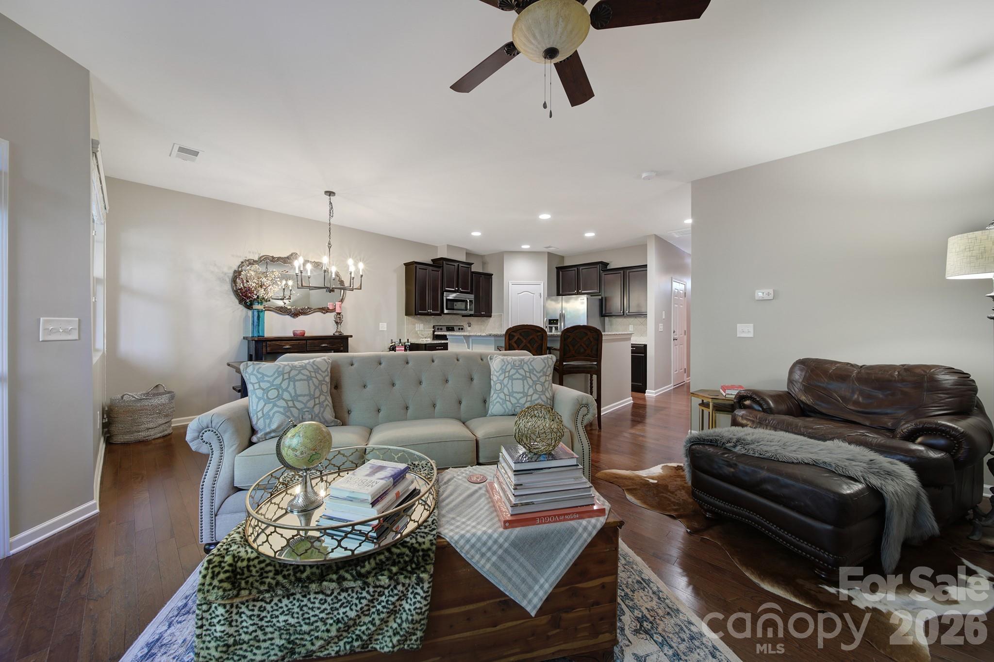 7021 Woodsbay Lane Property Photo 10