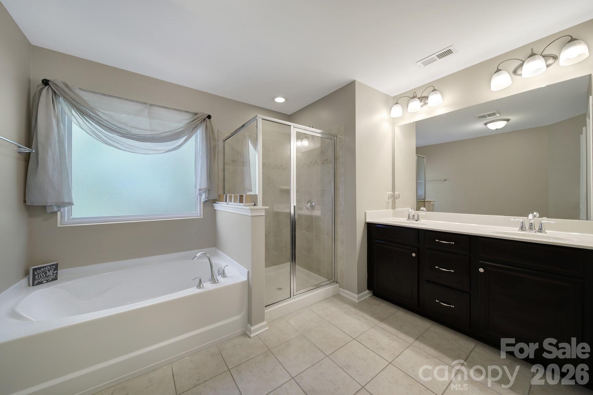 7021 Woodsbay Lane Property Photo 17