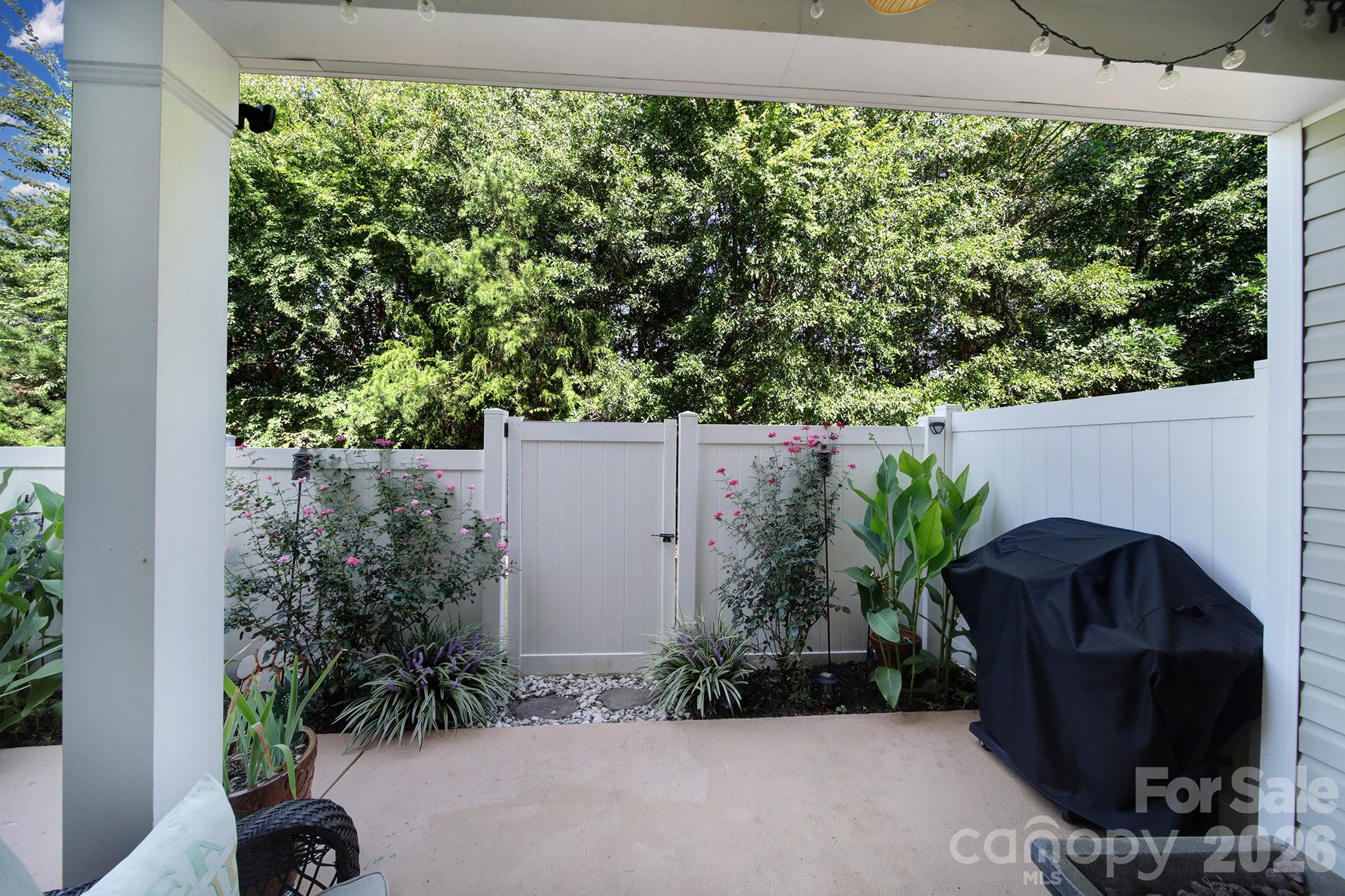 7021 Woodsbay Lane Property Photo 26