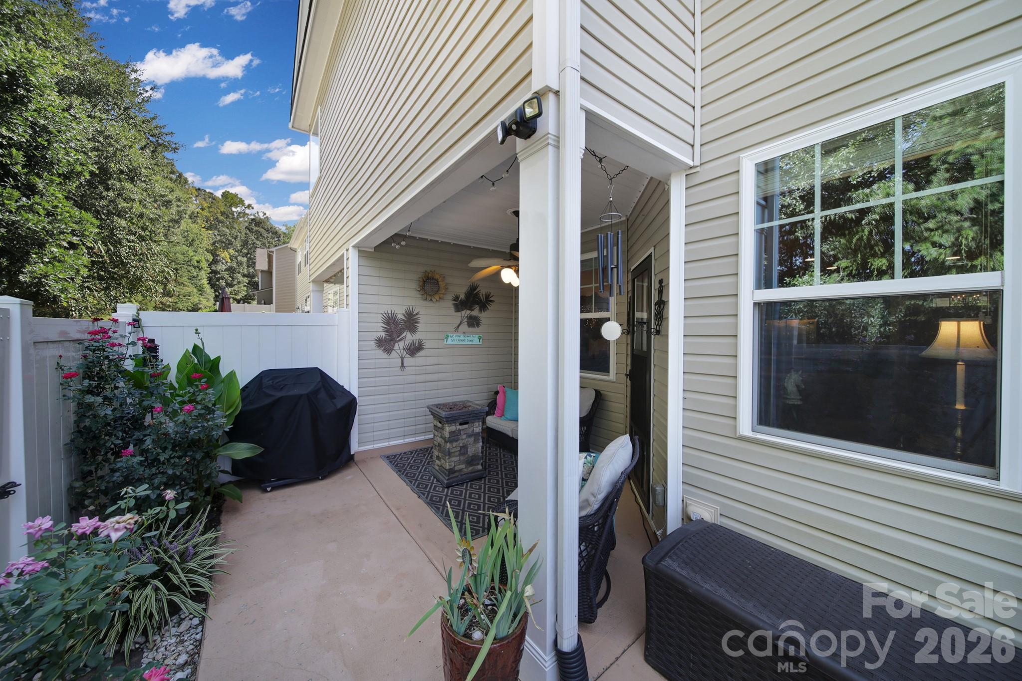 7021 Woodsbay Lane Property Photo 27