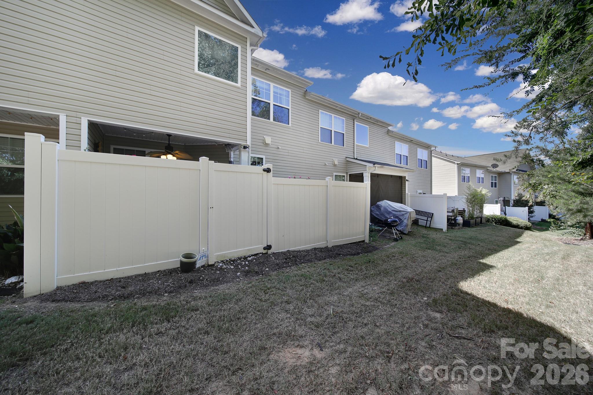 7021 Woodsbay Lane Property Photo 28