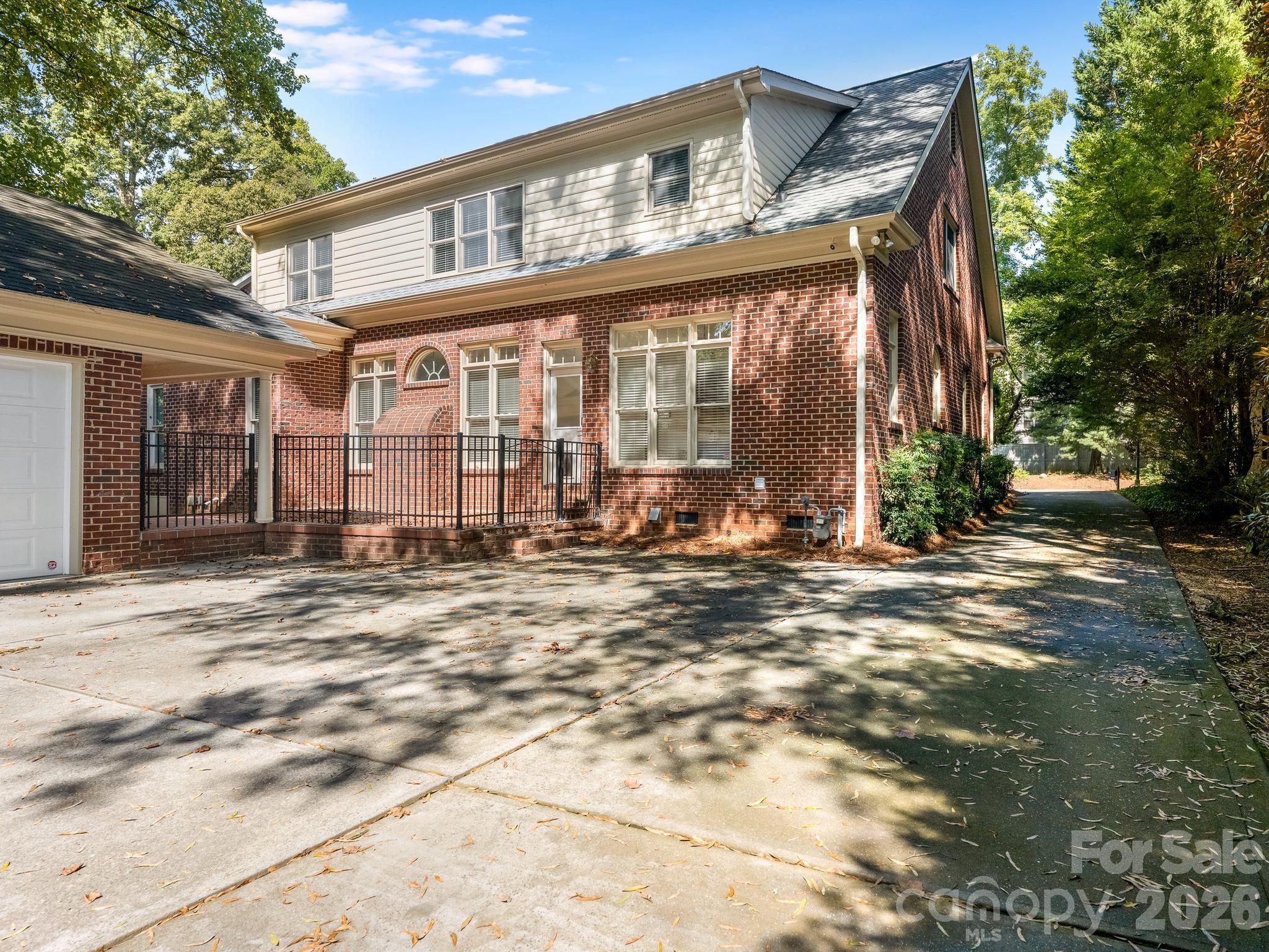 1105 Randolph Oaks Court Property Photo 31