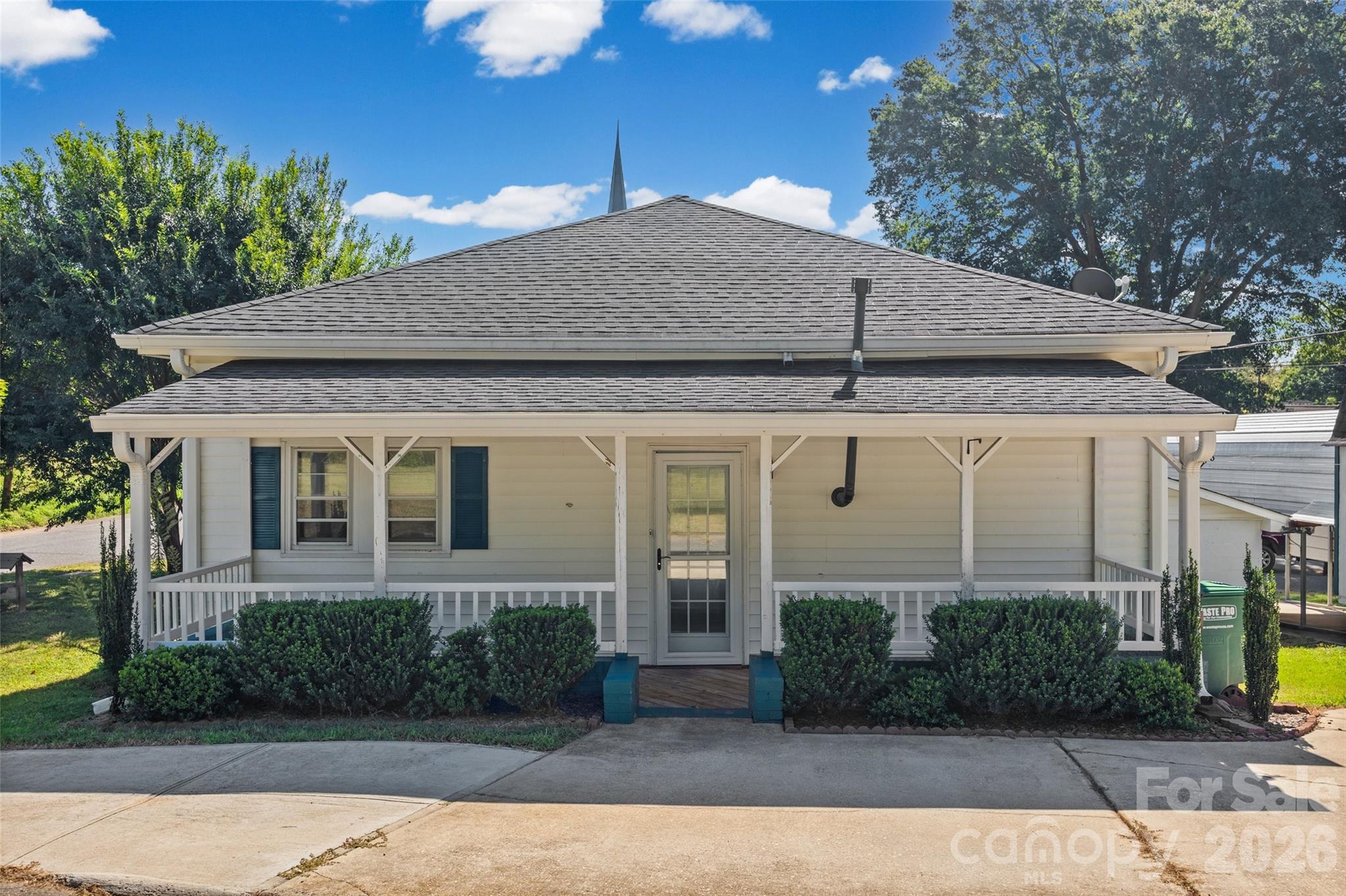103 6th Street Property Photo 1