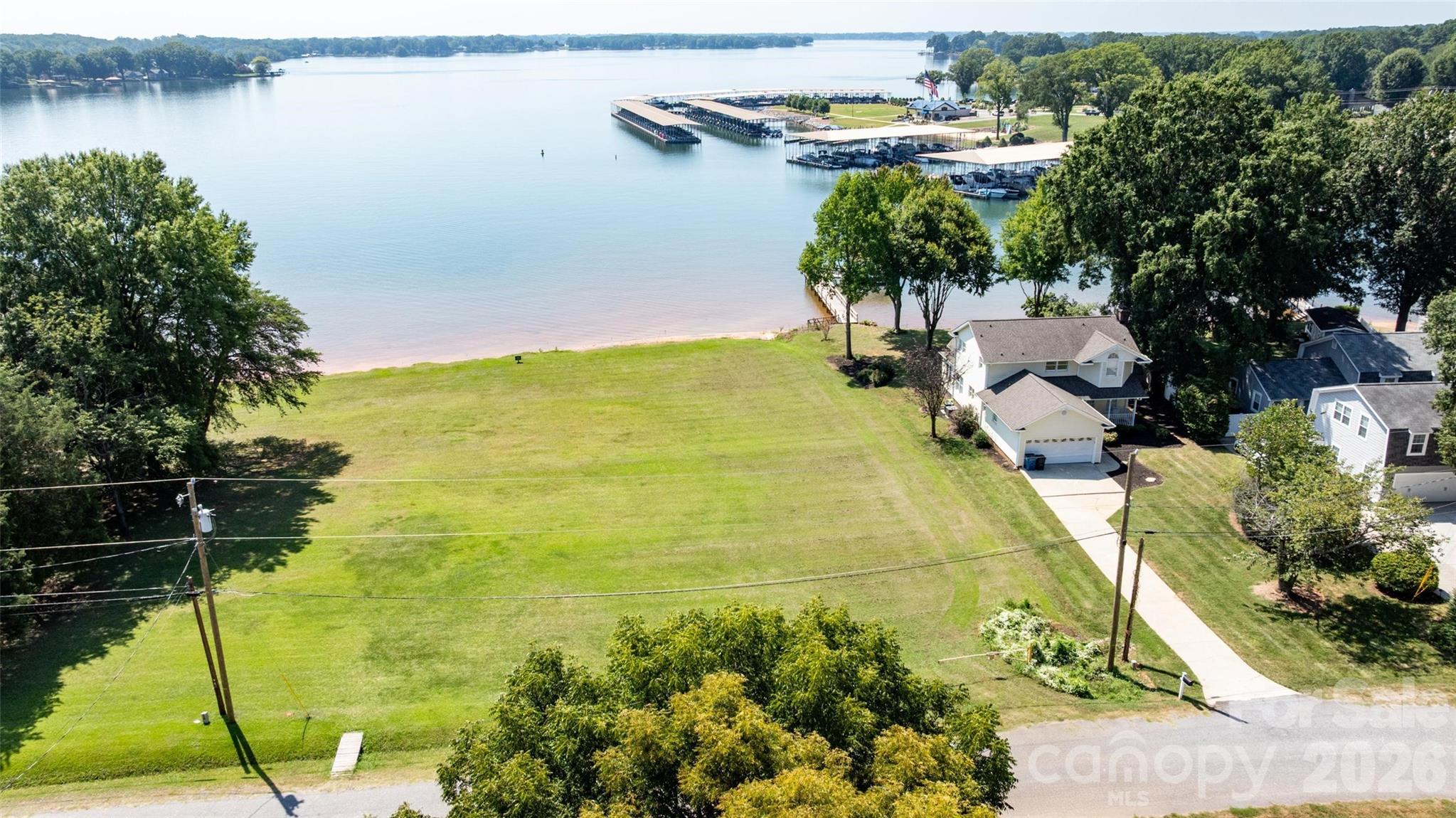 104 Commodore Loop Property Photo 5