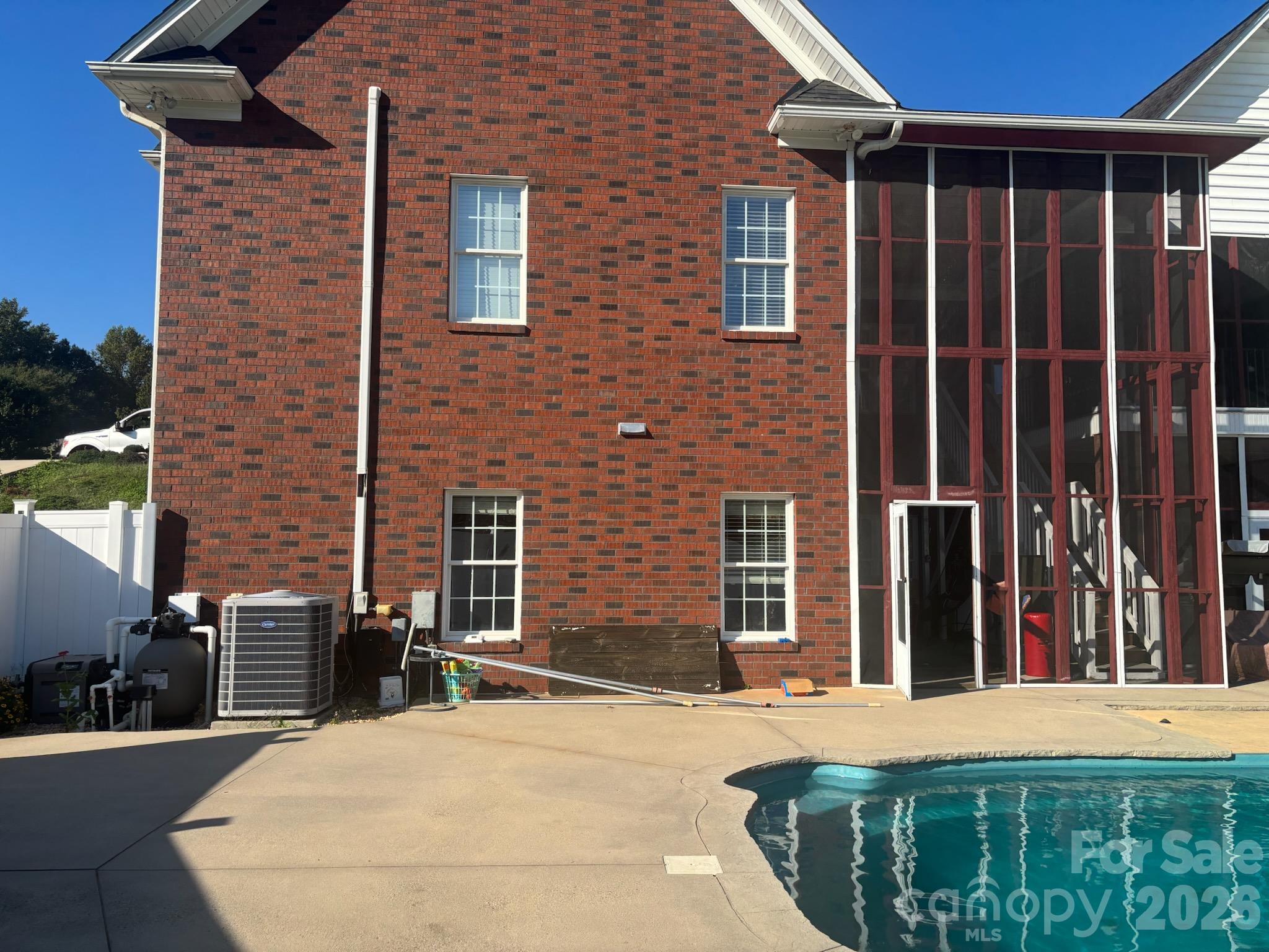 122 Upper Oak Drive Property Photo 32
