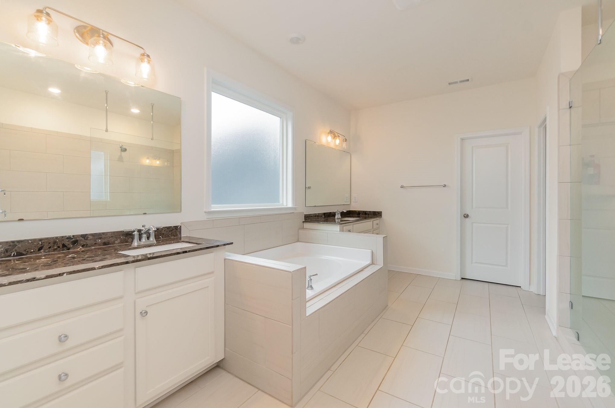 4423896 Property Photo 25