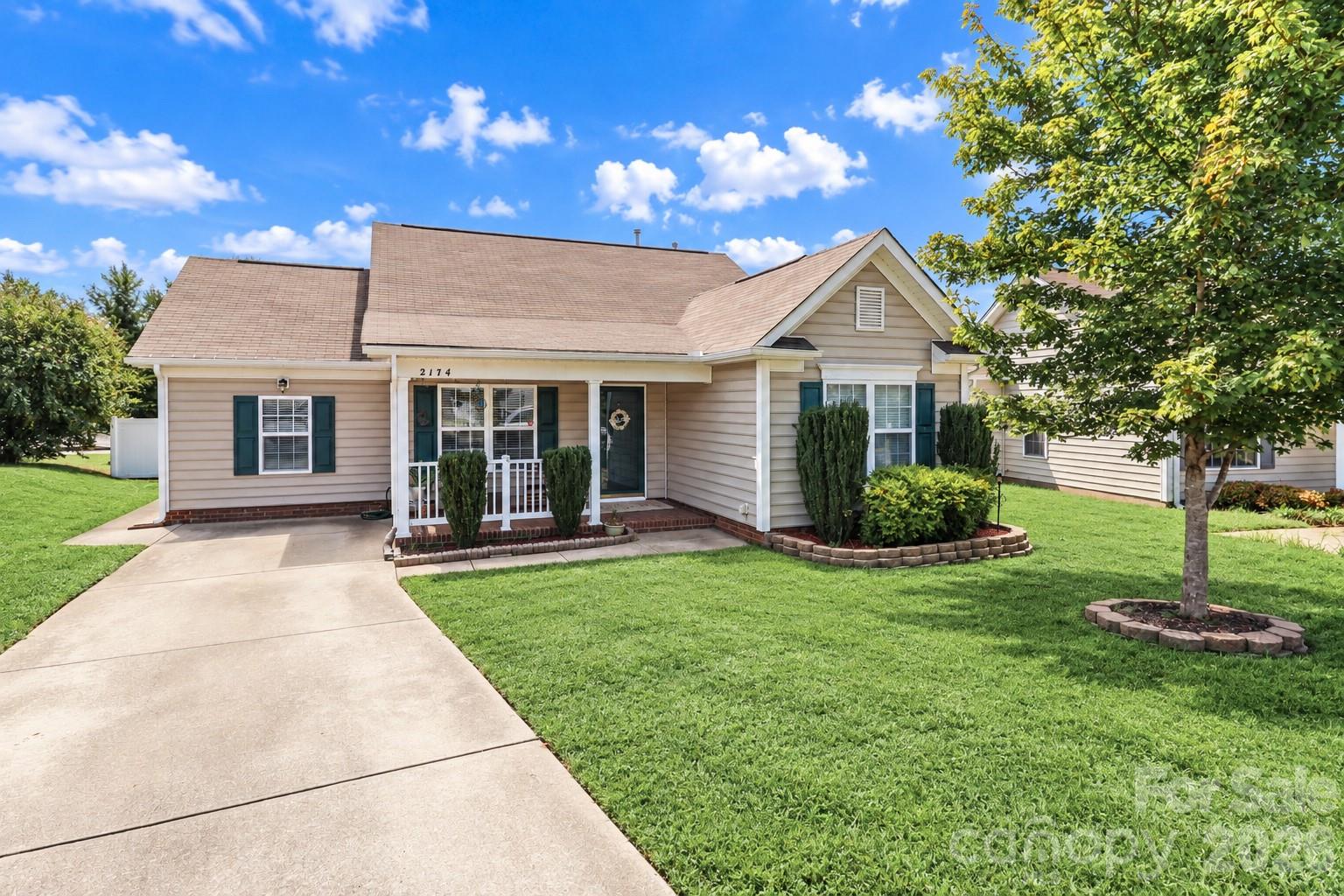 2174 Wexford Way Property Photo 1