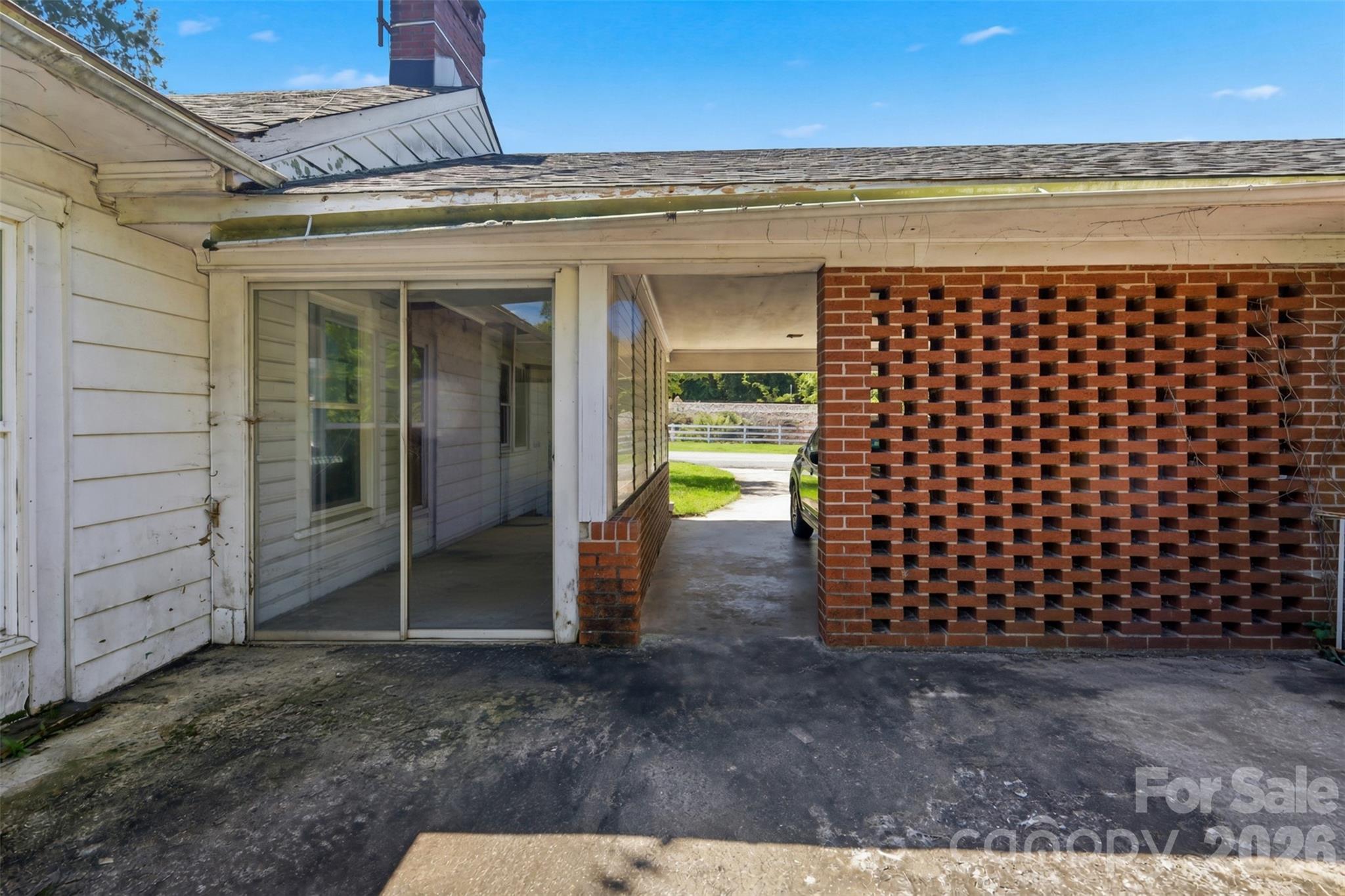 512 1st Street Property Photo 5