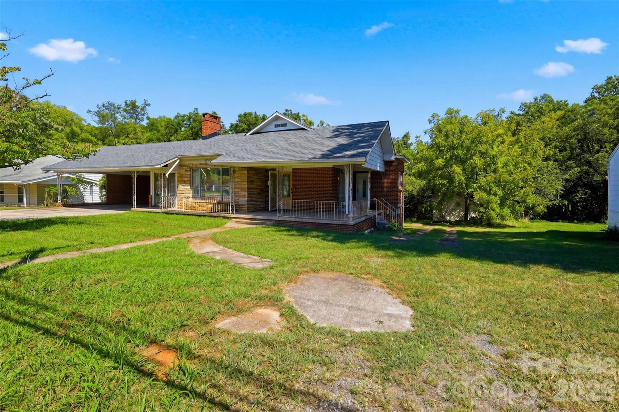 512 1st Street Property Photo 6