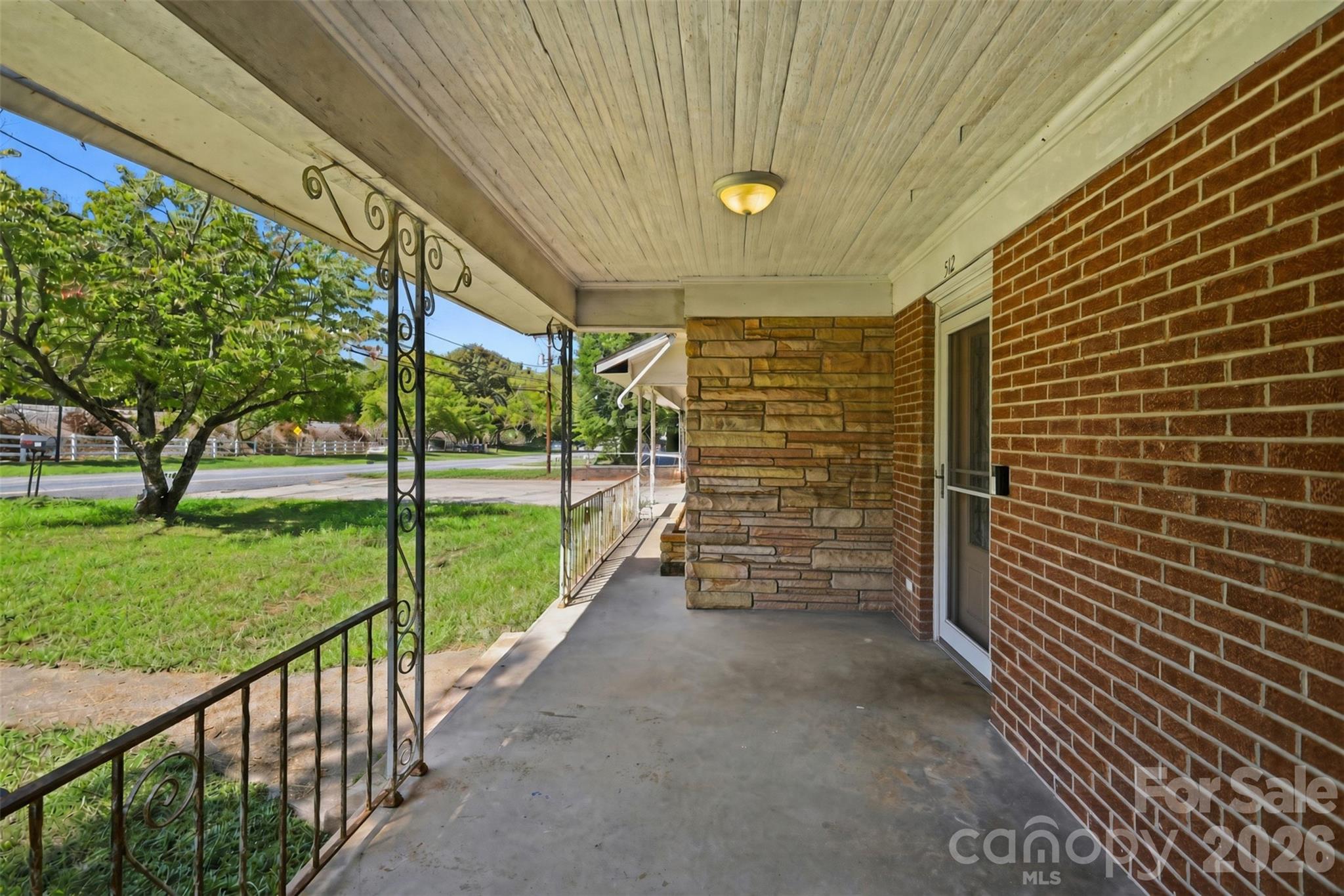 512 1st Street Property Photo 10