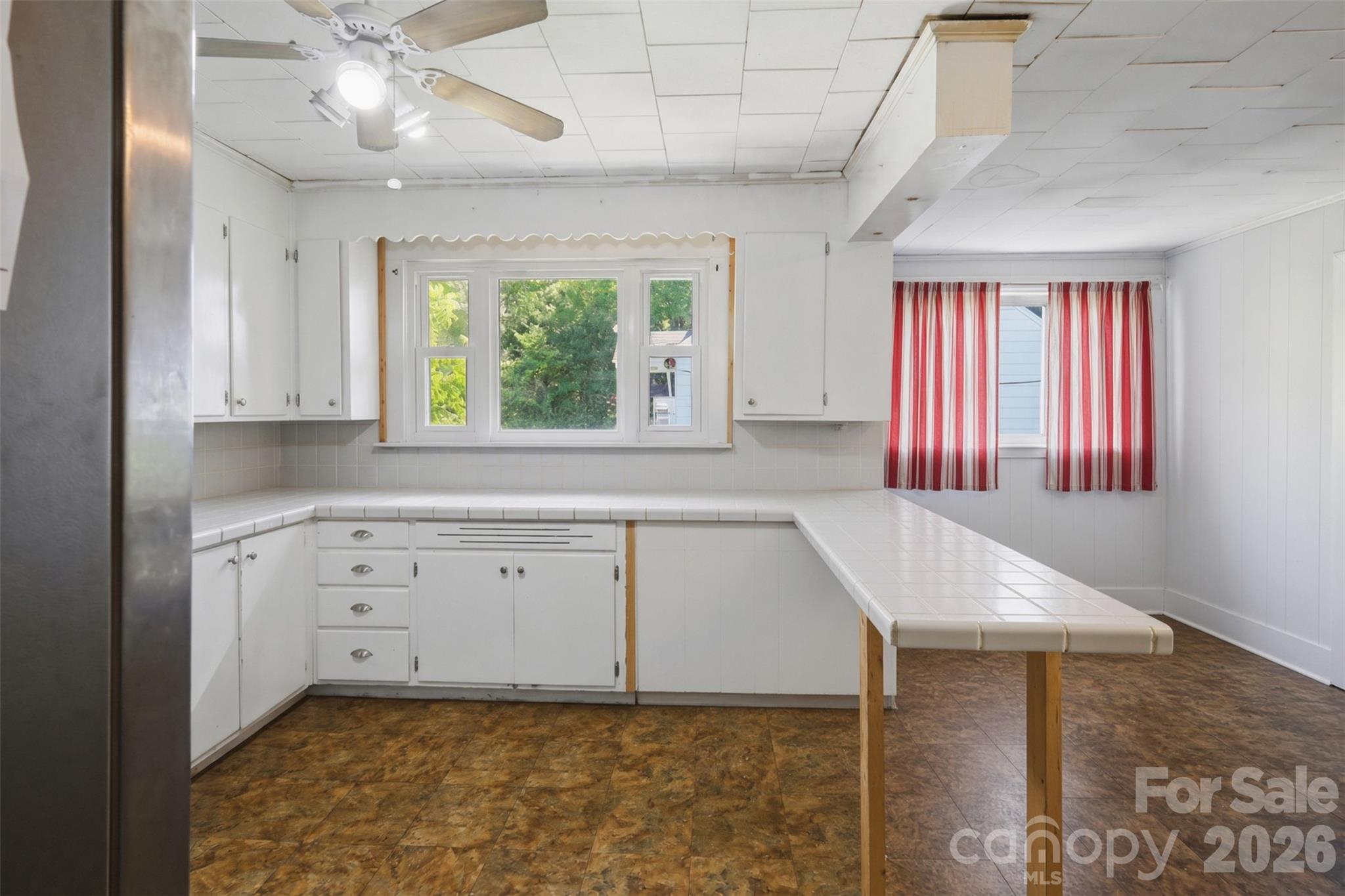 512 1st Street Property Photo 25