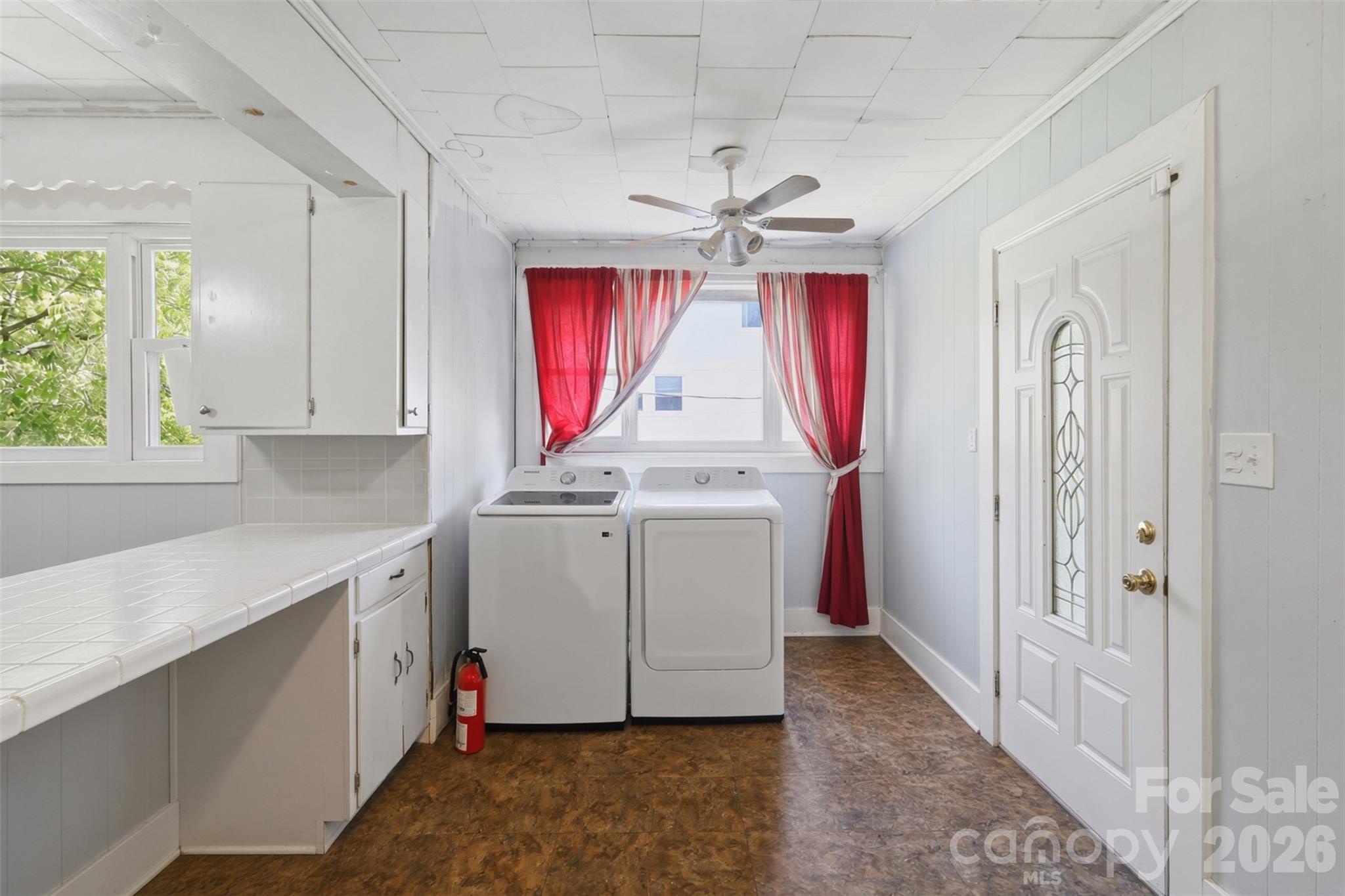 512 1st Street Property Photo 28