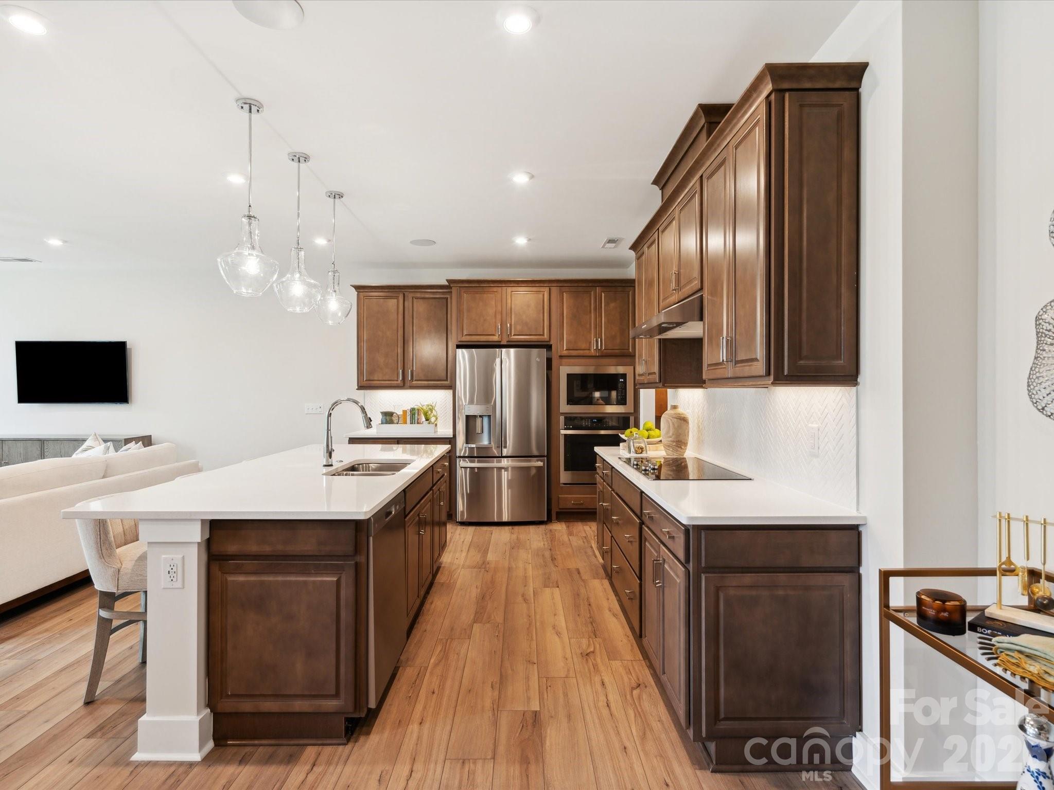 344 Ardmore Drive Property Photo 10