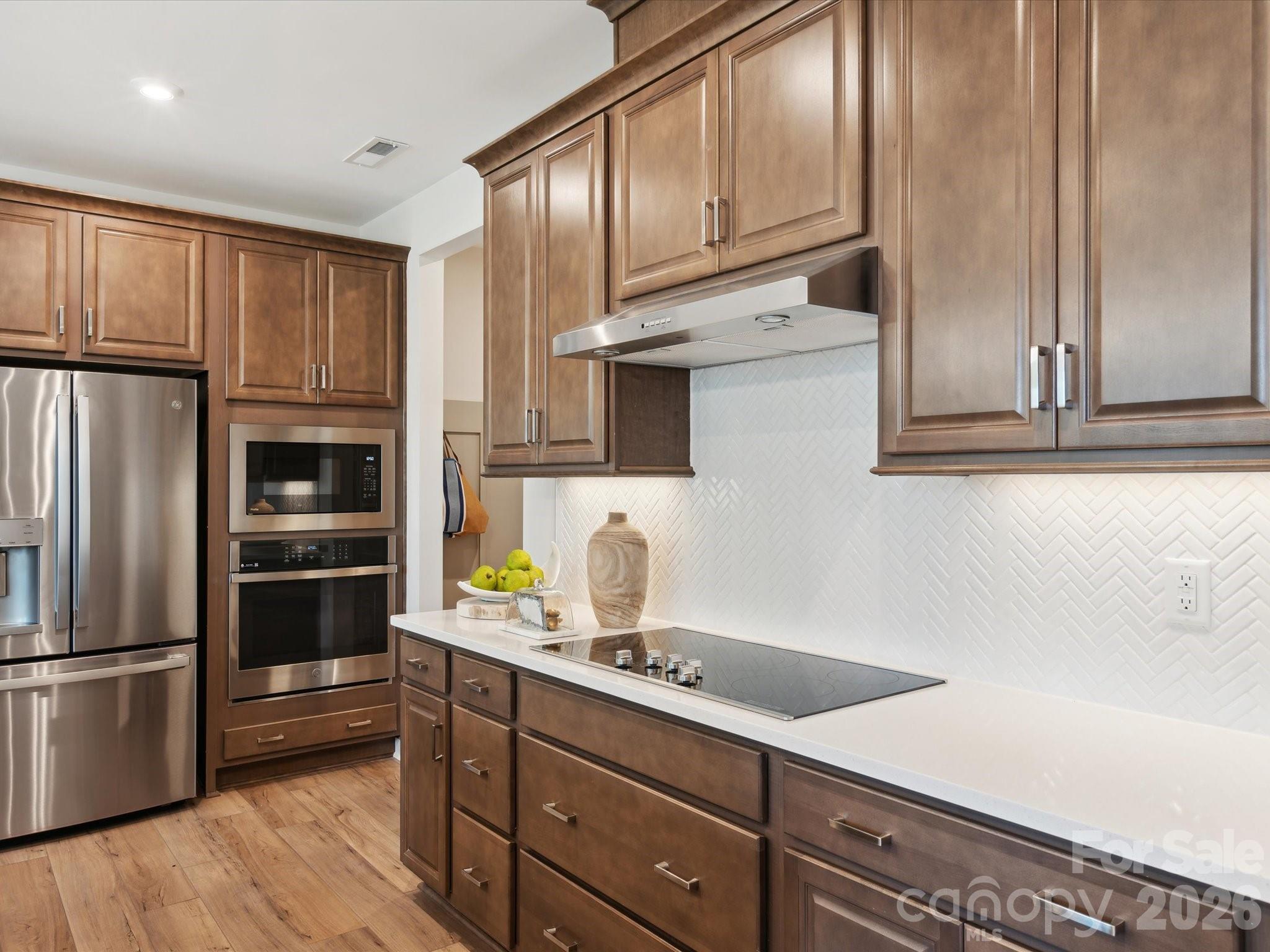 344 Ardmore Drive Property Photo 12