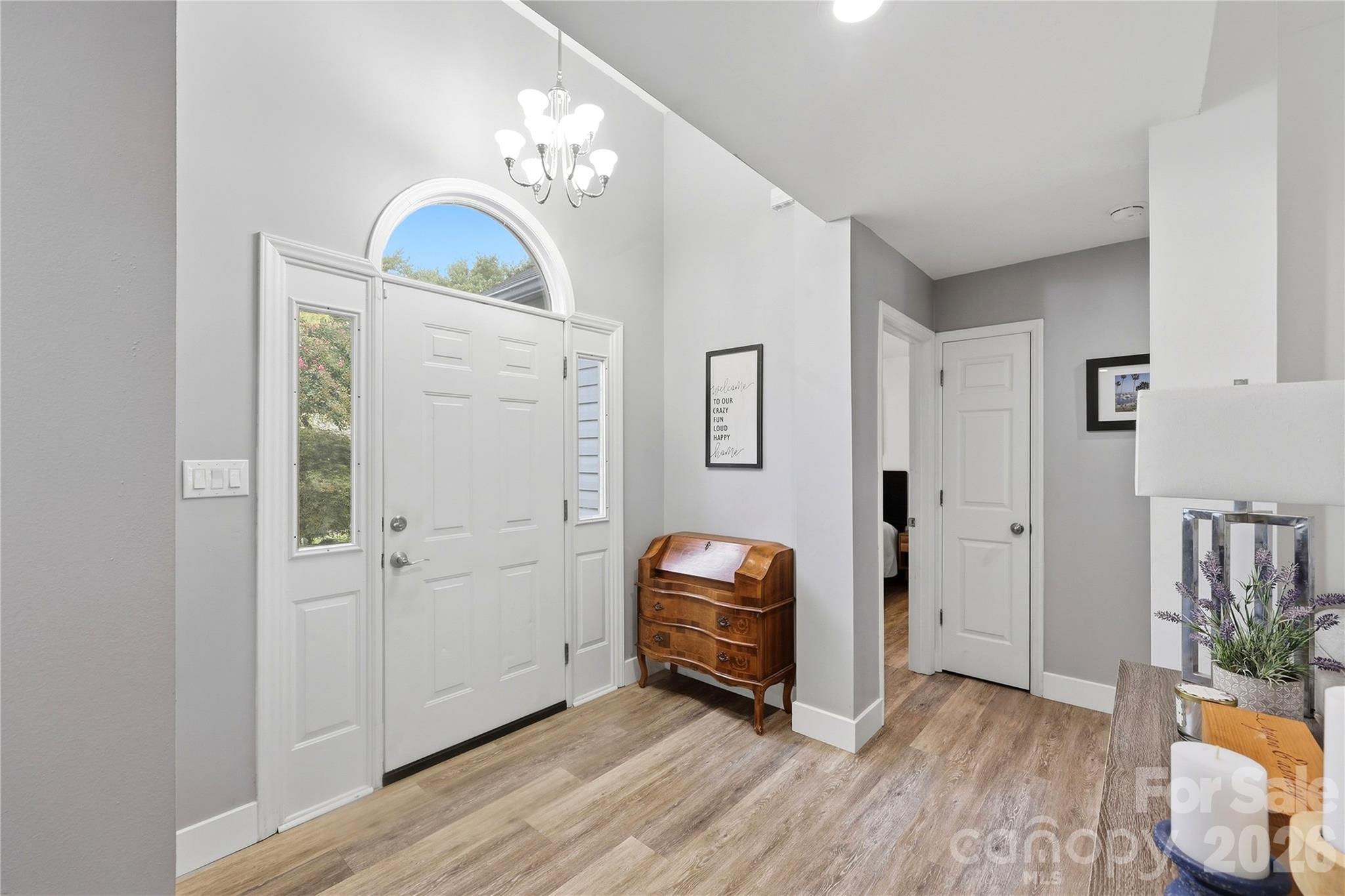 9123 Windknob Court Property Photo 4