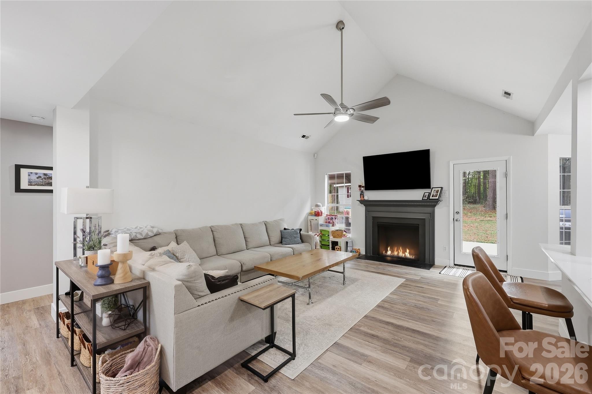 9123 Windknob Court Property Photo 6