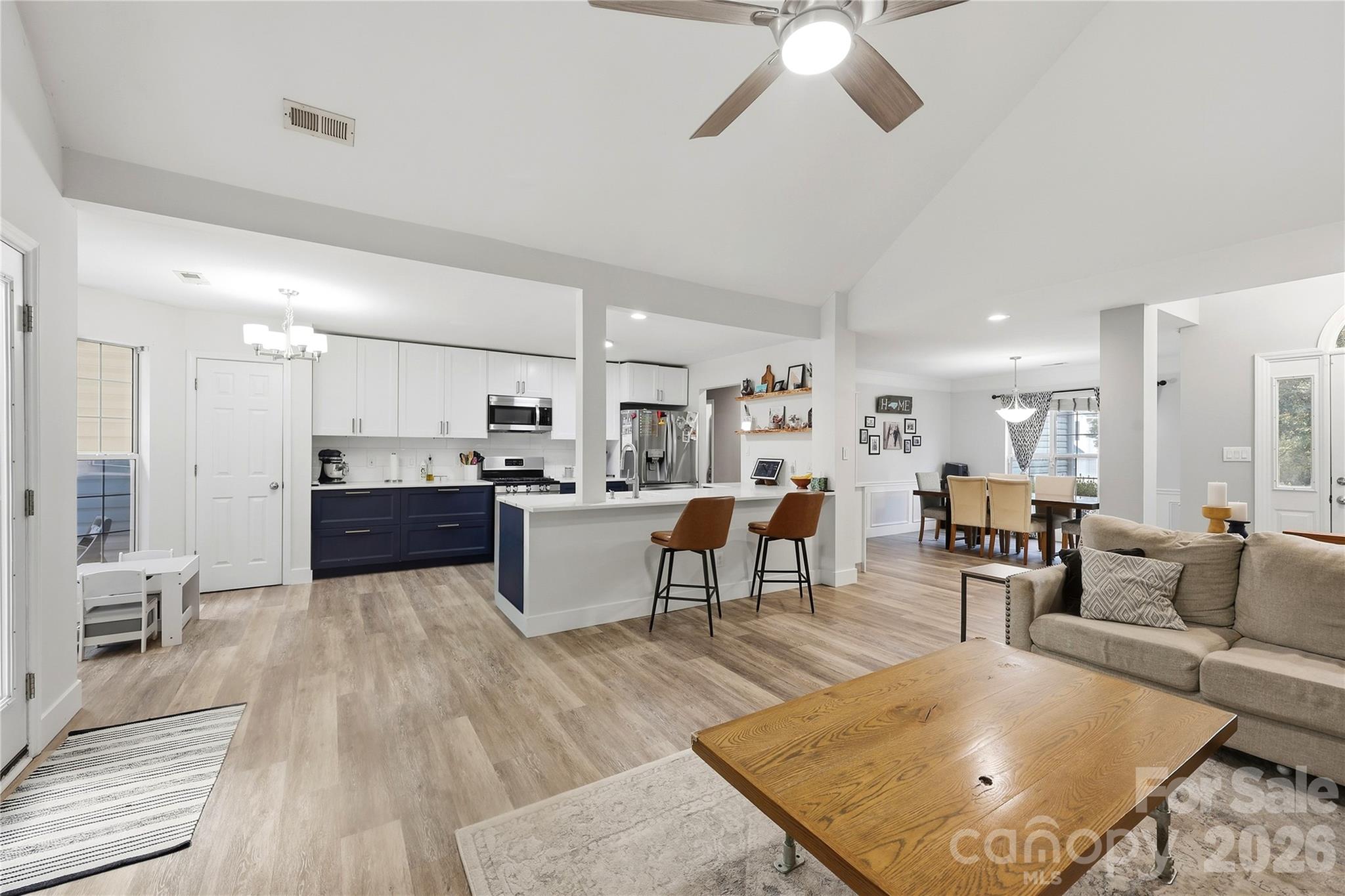 9123 Windknob Court Property Photo 8