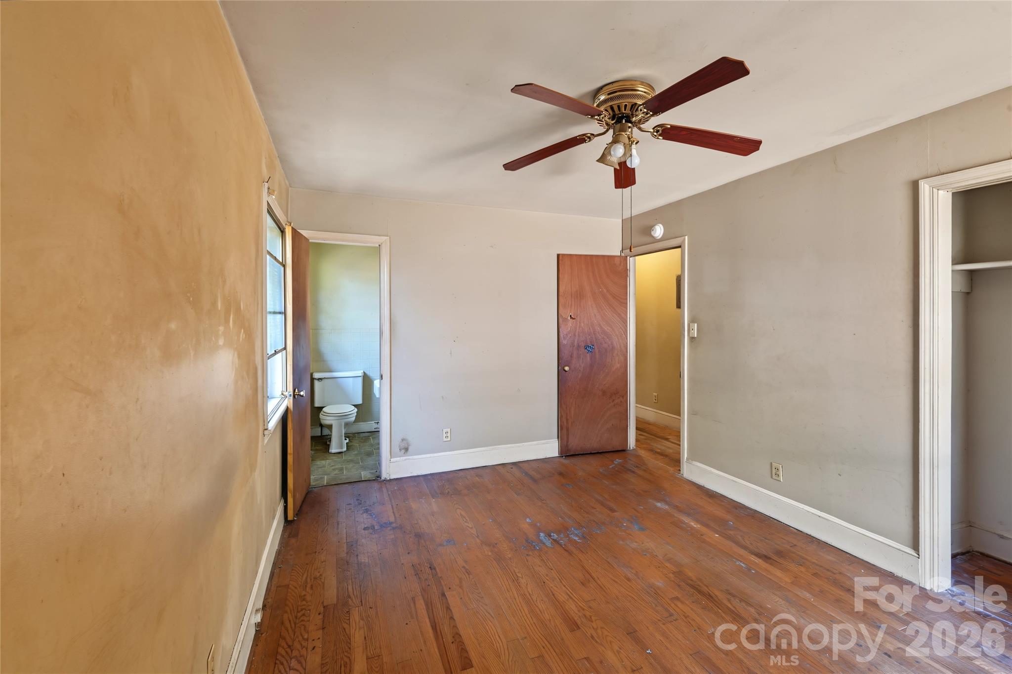 803 S Bragg Street Property Photo 4