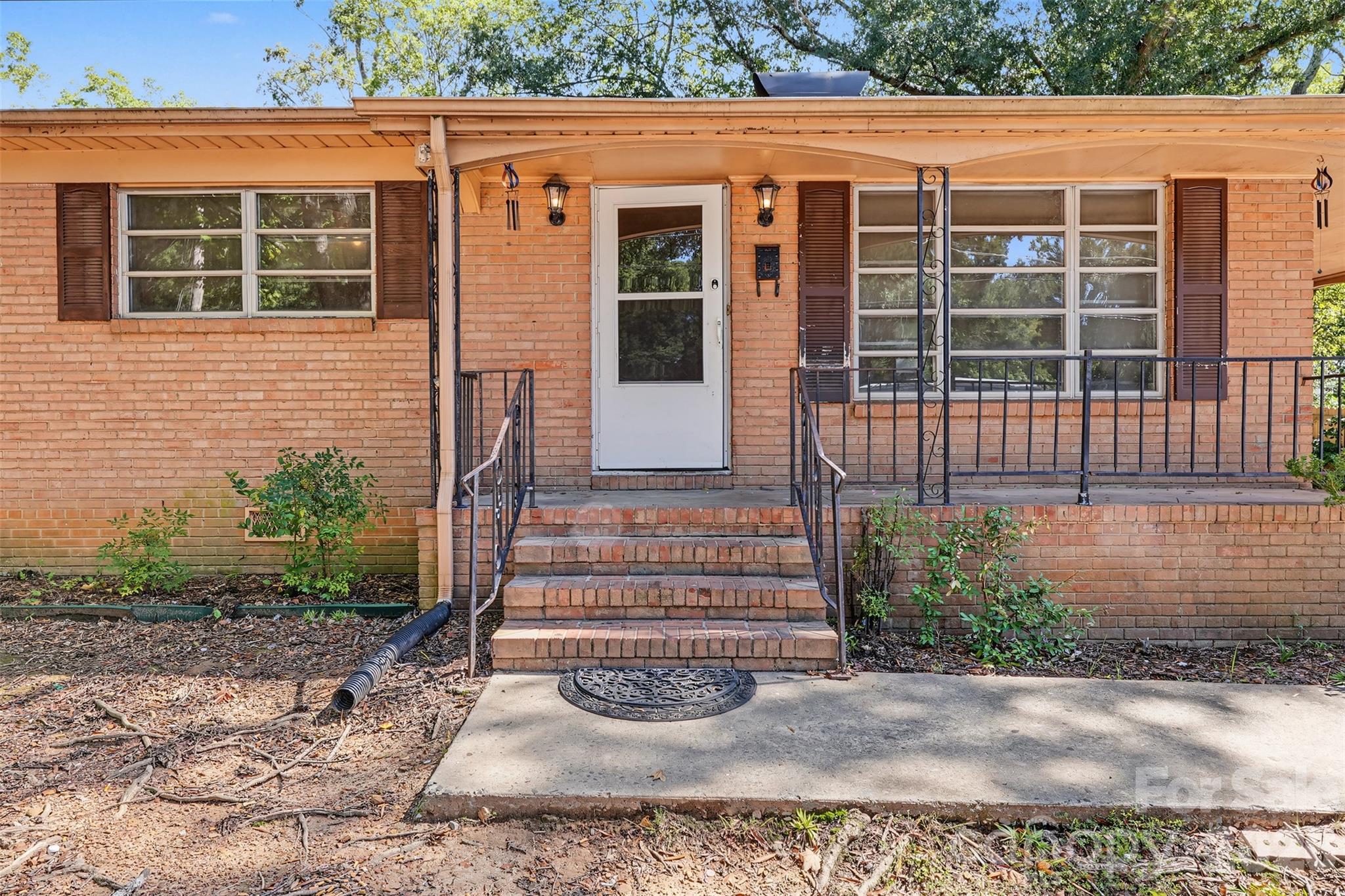 803 S Bragg Street Property Photo 7