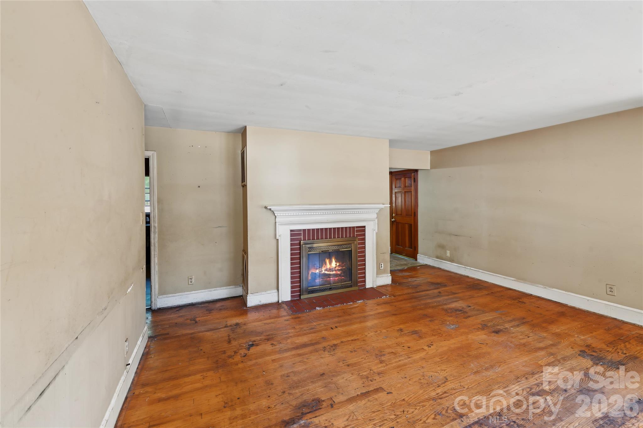 803 S Bragg Street Property Photo 10