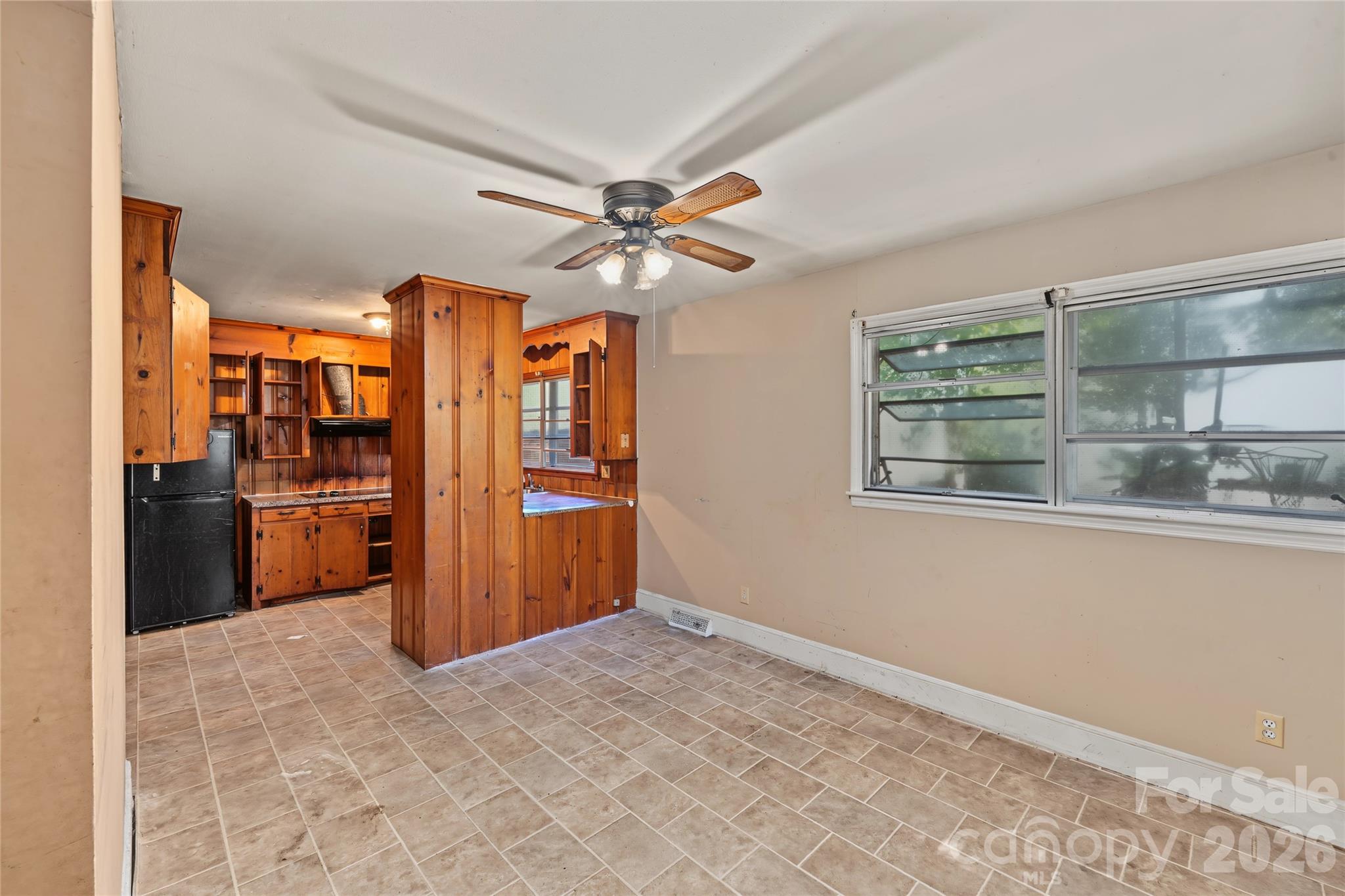 803 S Bragg Street Property Photo 12