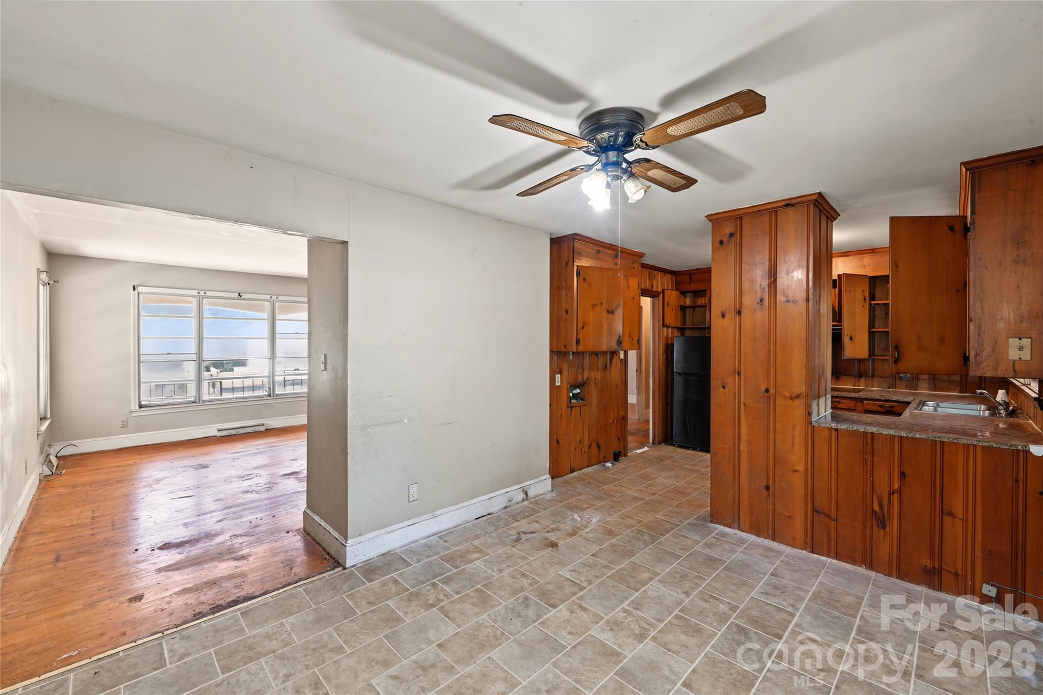 803 S Bragg Street Property Photo 13