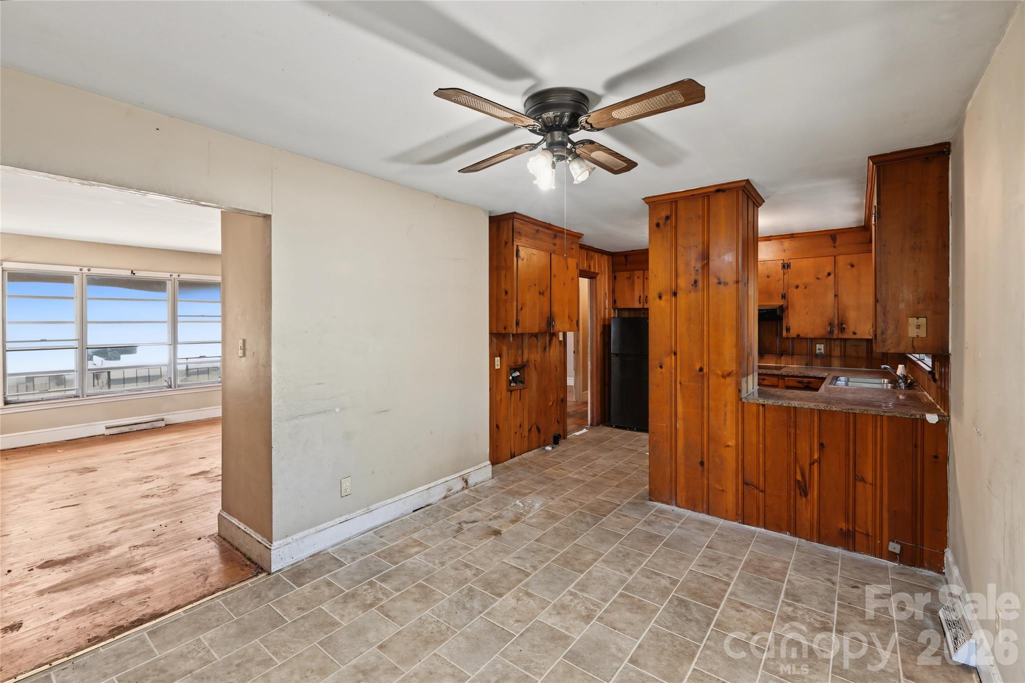 803 S Bragg Street Property Photo 14