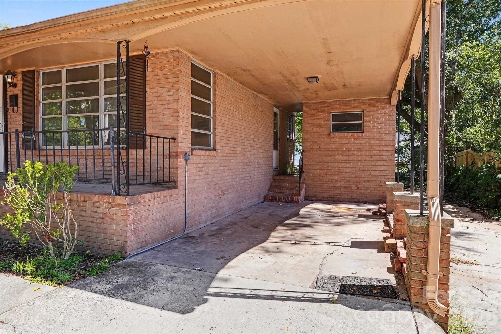 803 S Bragg Street Property Photo 24