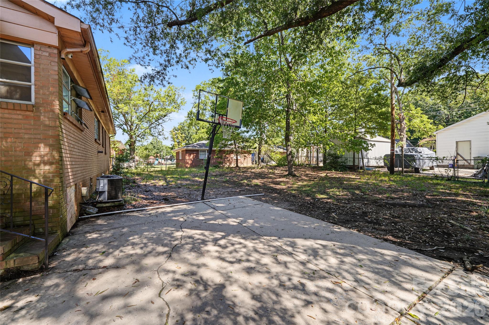 803 S Bragg Street Property Photo 25