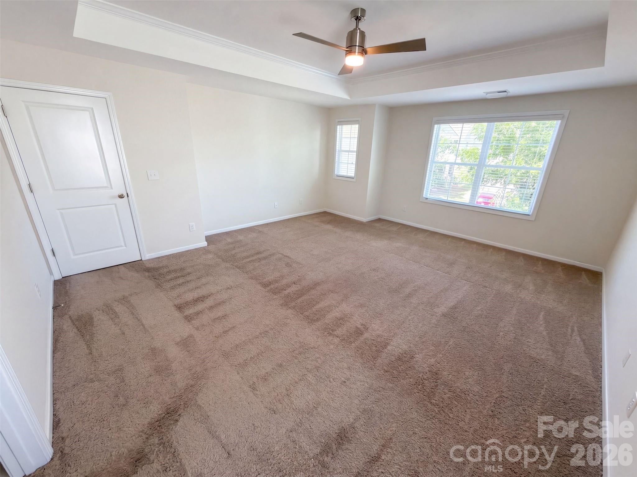 5015 Sea Cliff Lane Property Photo 4