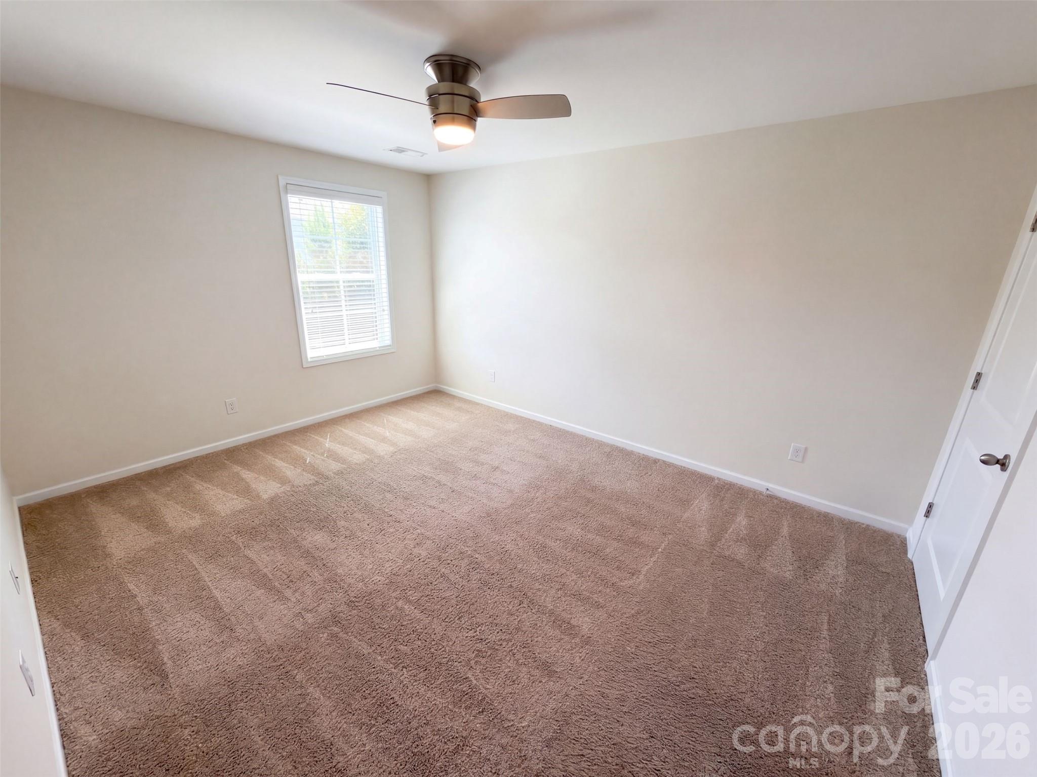 5015 Sea Cliff Lane Property Photo 9